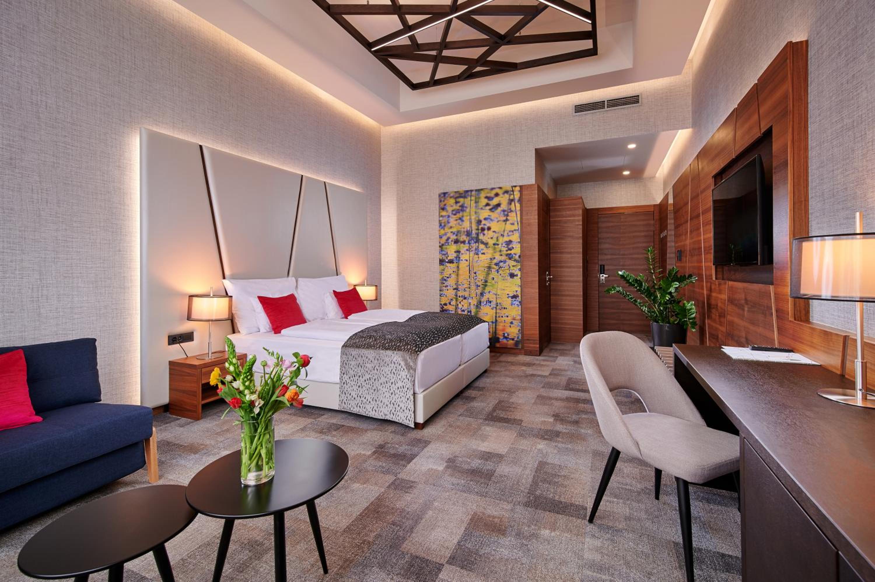 Superior Double or Twin Room with City View photo 1