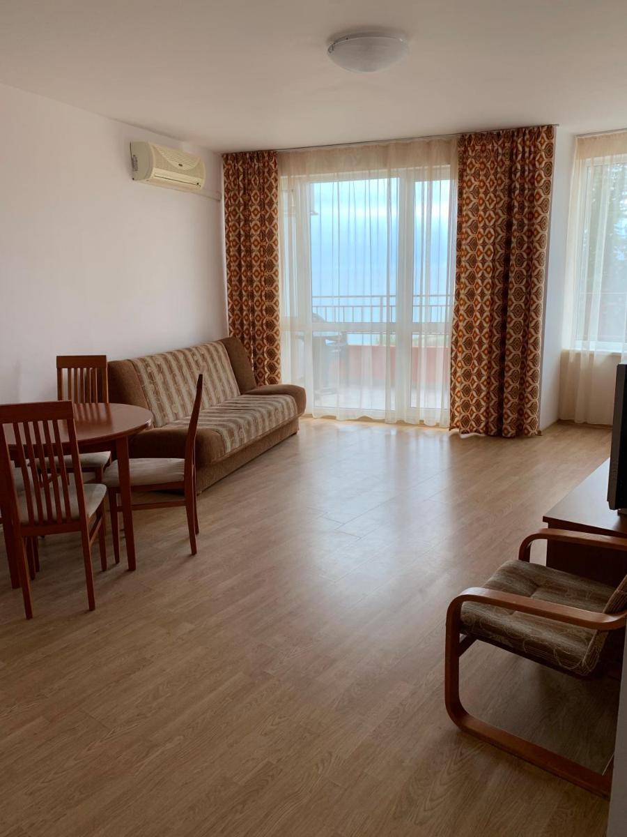 Apartment with Garden View photo 2