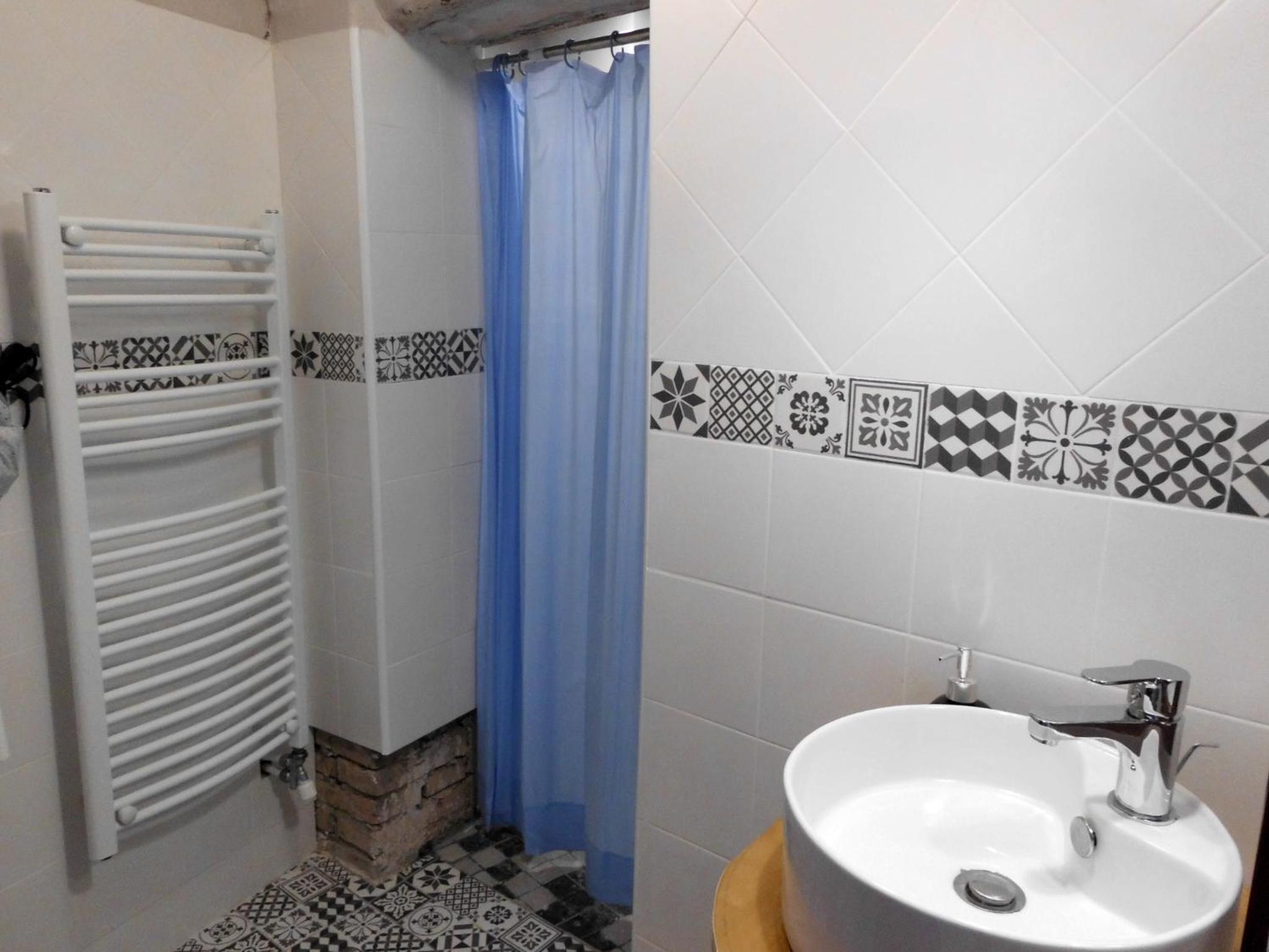 Studio - Disability Access - Photo 10