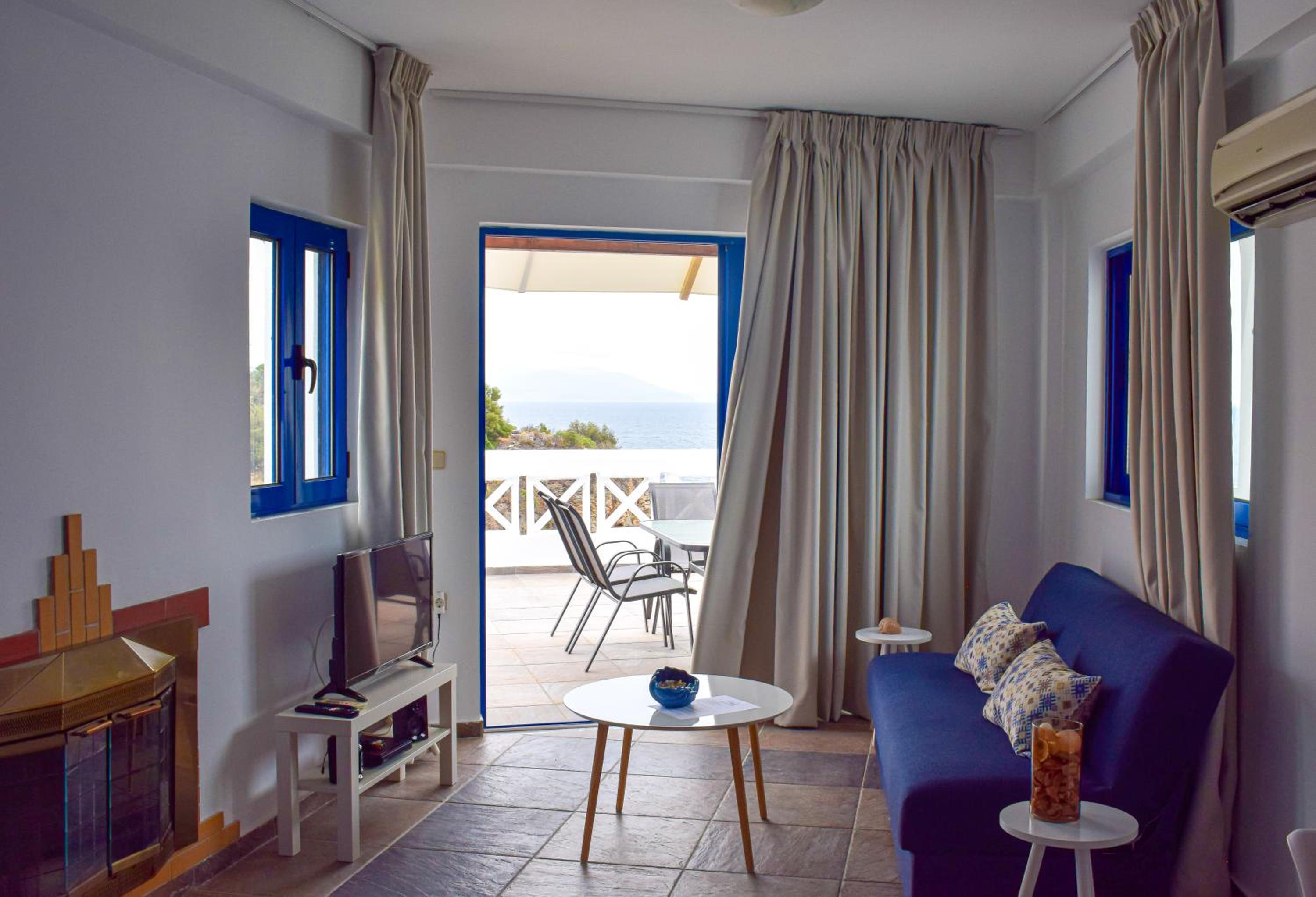 Three-Bedroom Villa photo 1