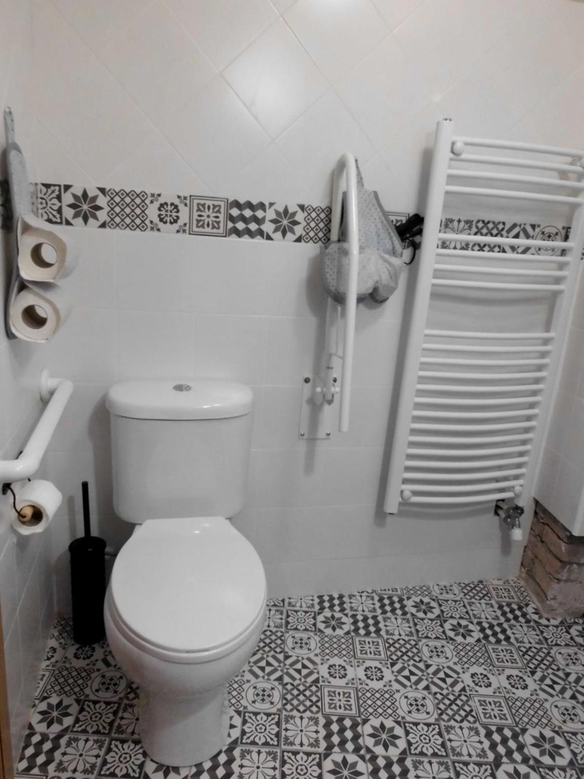 Studio - Disability Access - Photo 5