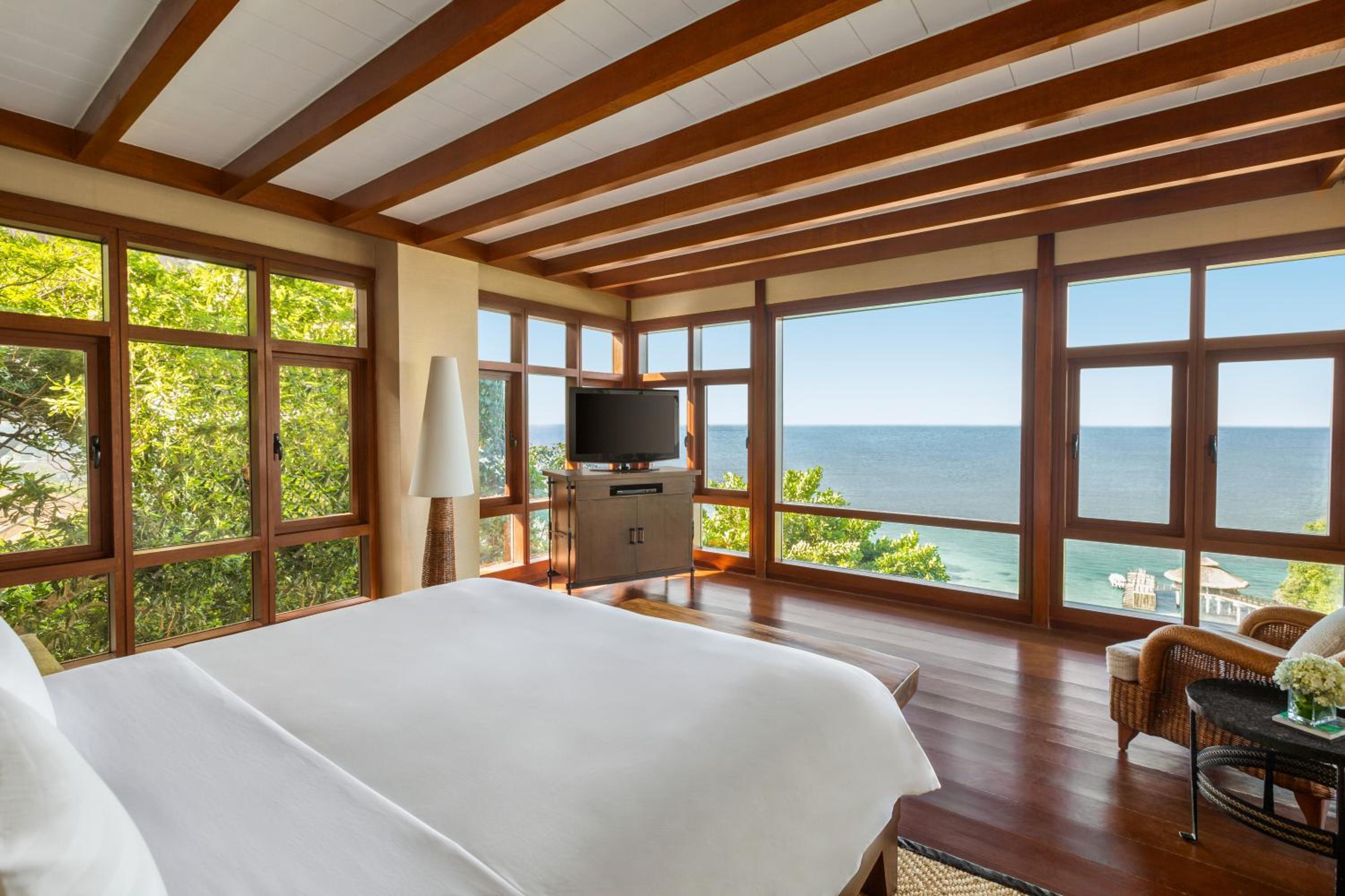 Tree House Villa with Free Roundtrip Caticlan Airport Transfers - For 2 Adults Only  - Photo 6