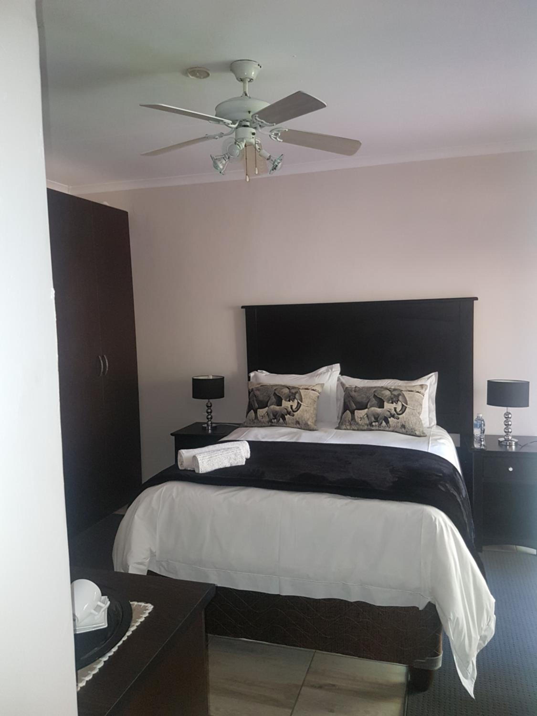 Classic Double Room - Photo 10