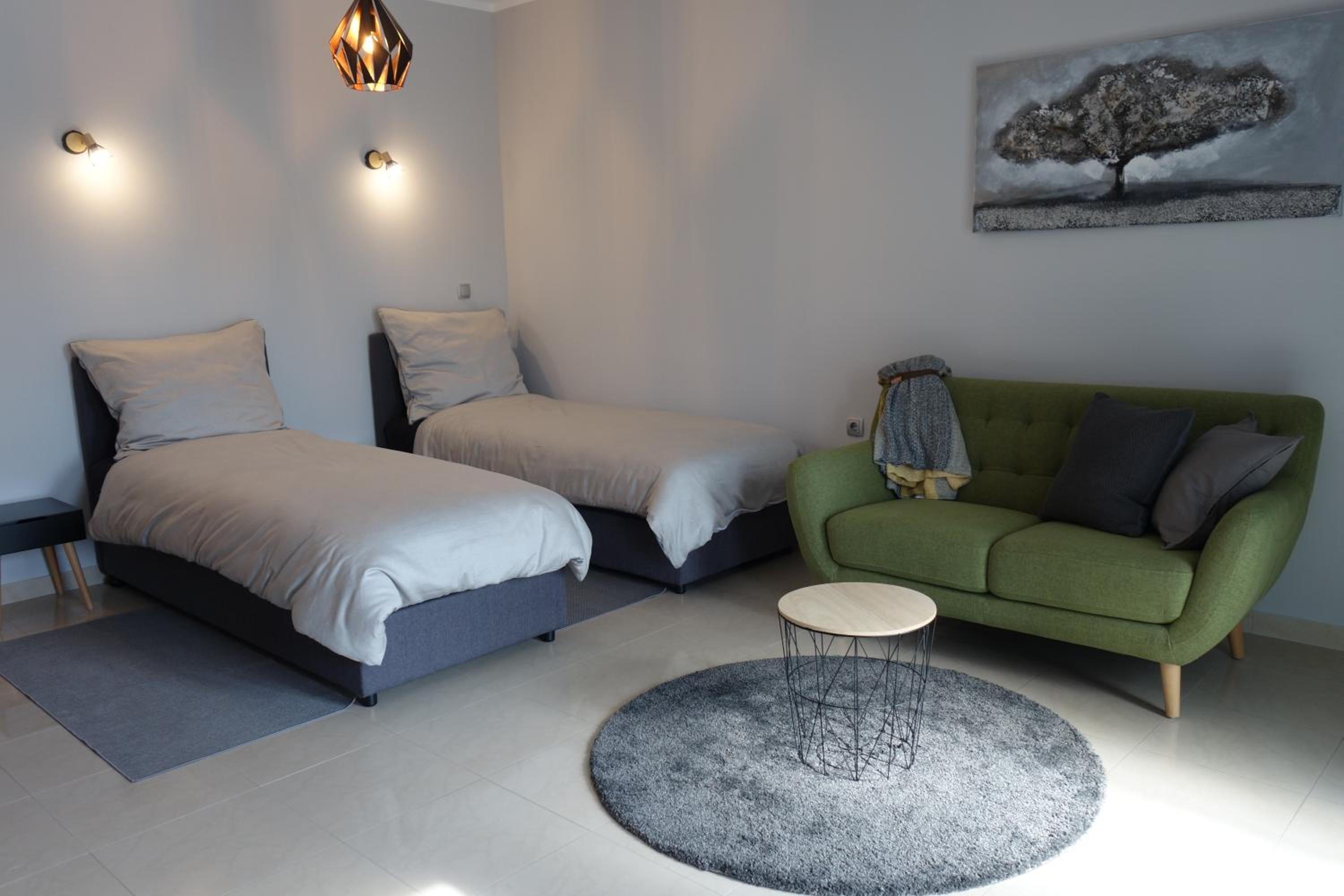 Studio Apartment - Photo 8