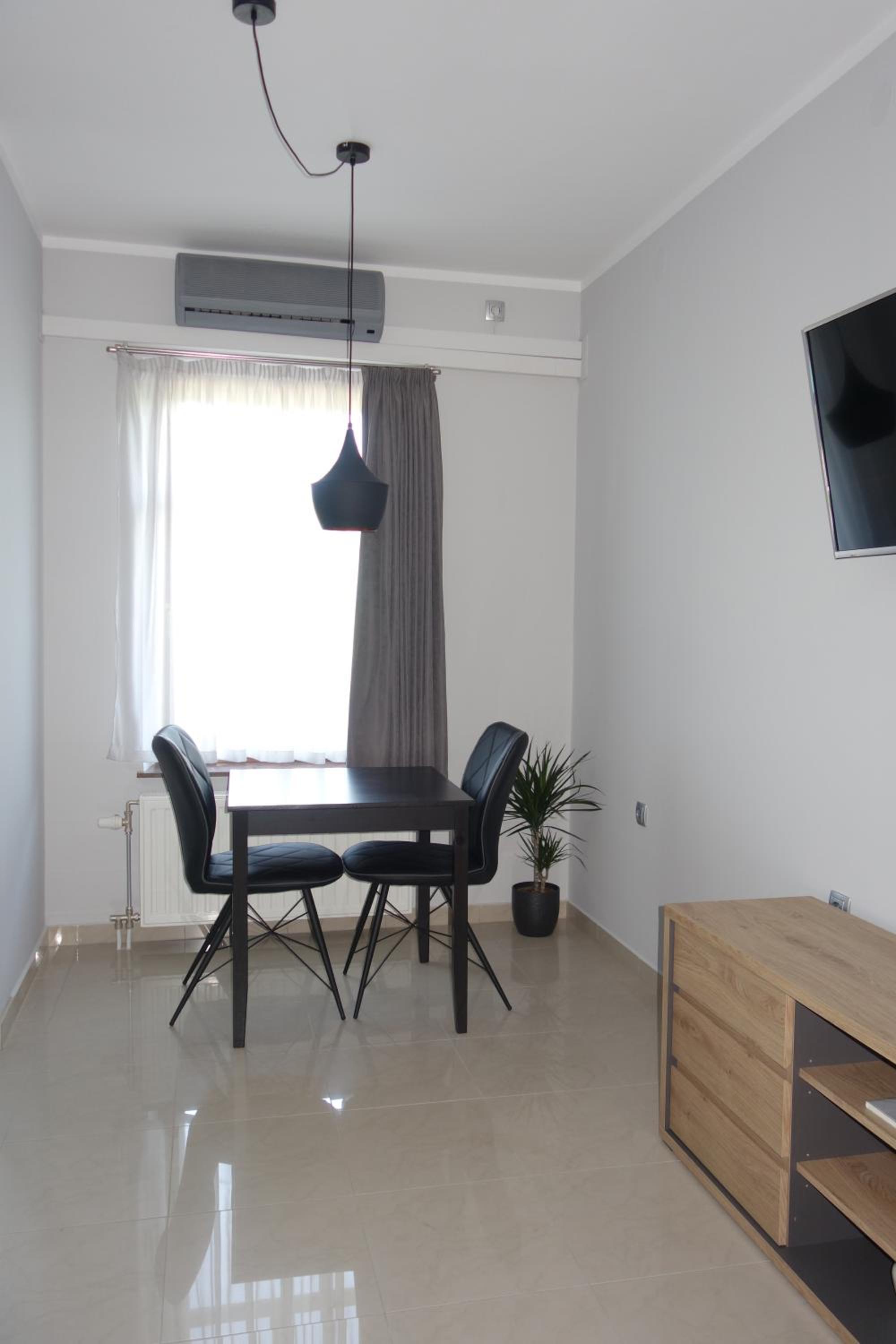 Studio Apartment - Photo 6