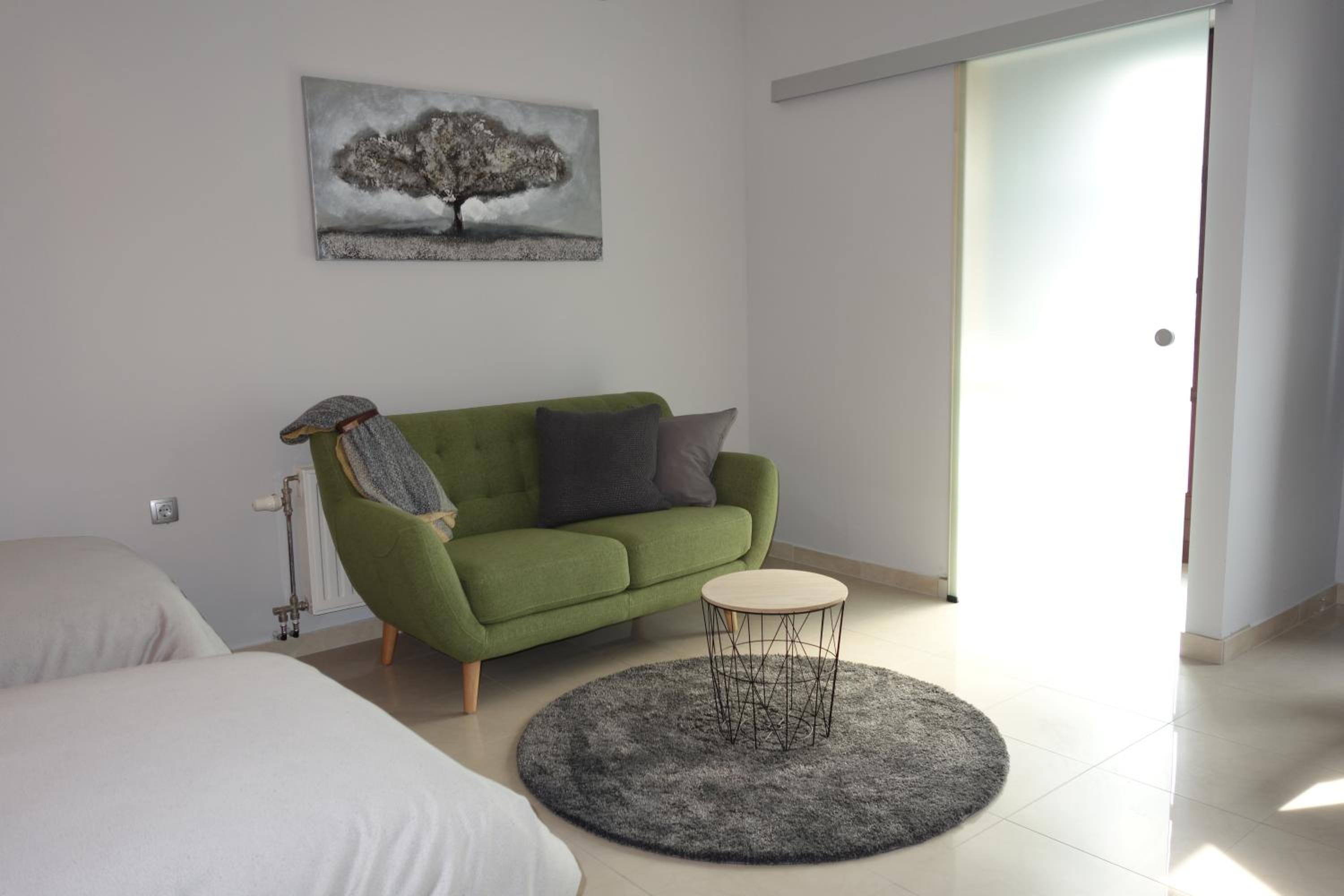 Studio Apartment - Photo 10