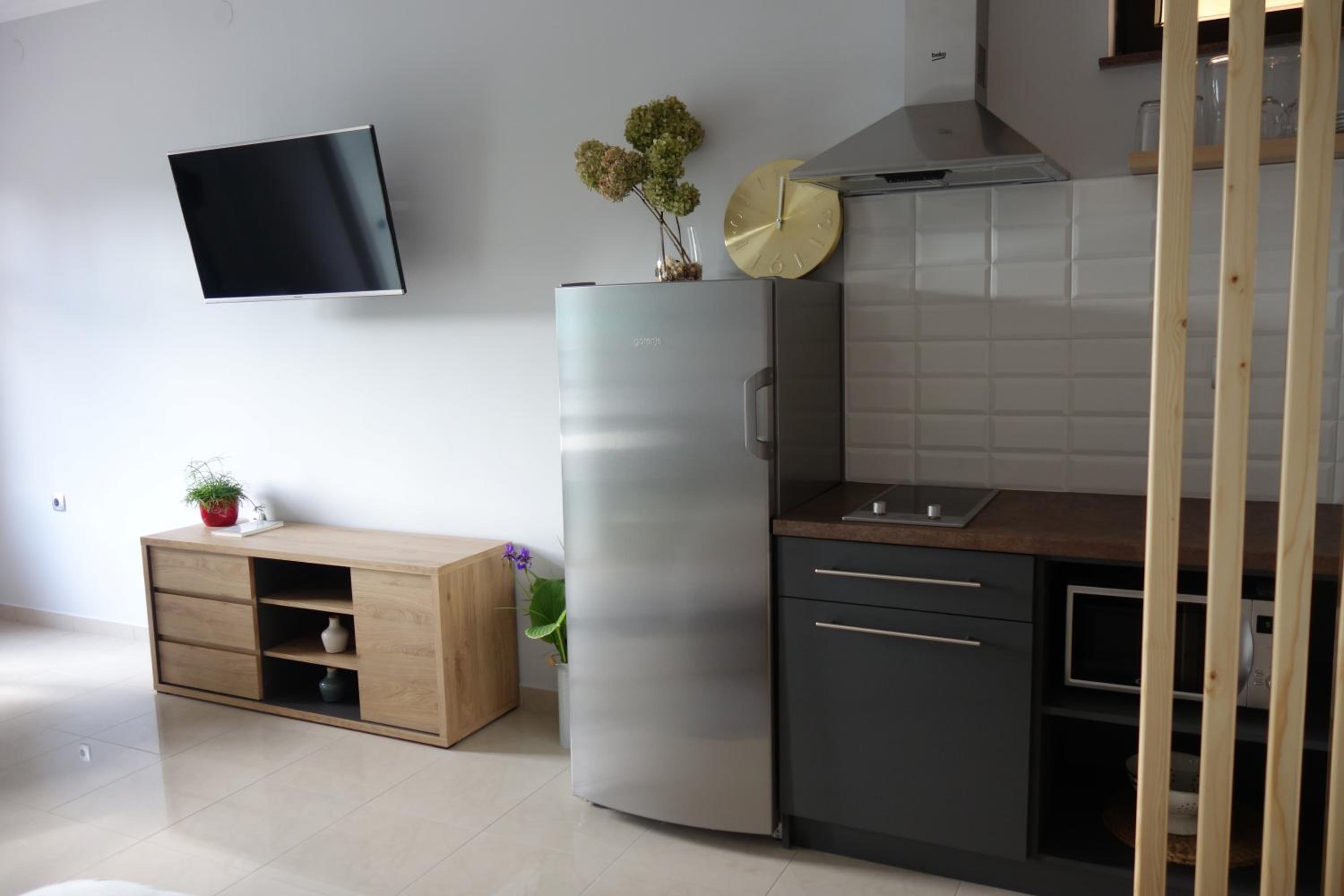 Studio Apartment - Photo 3
