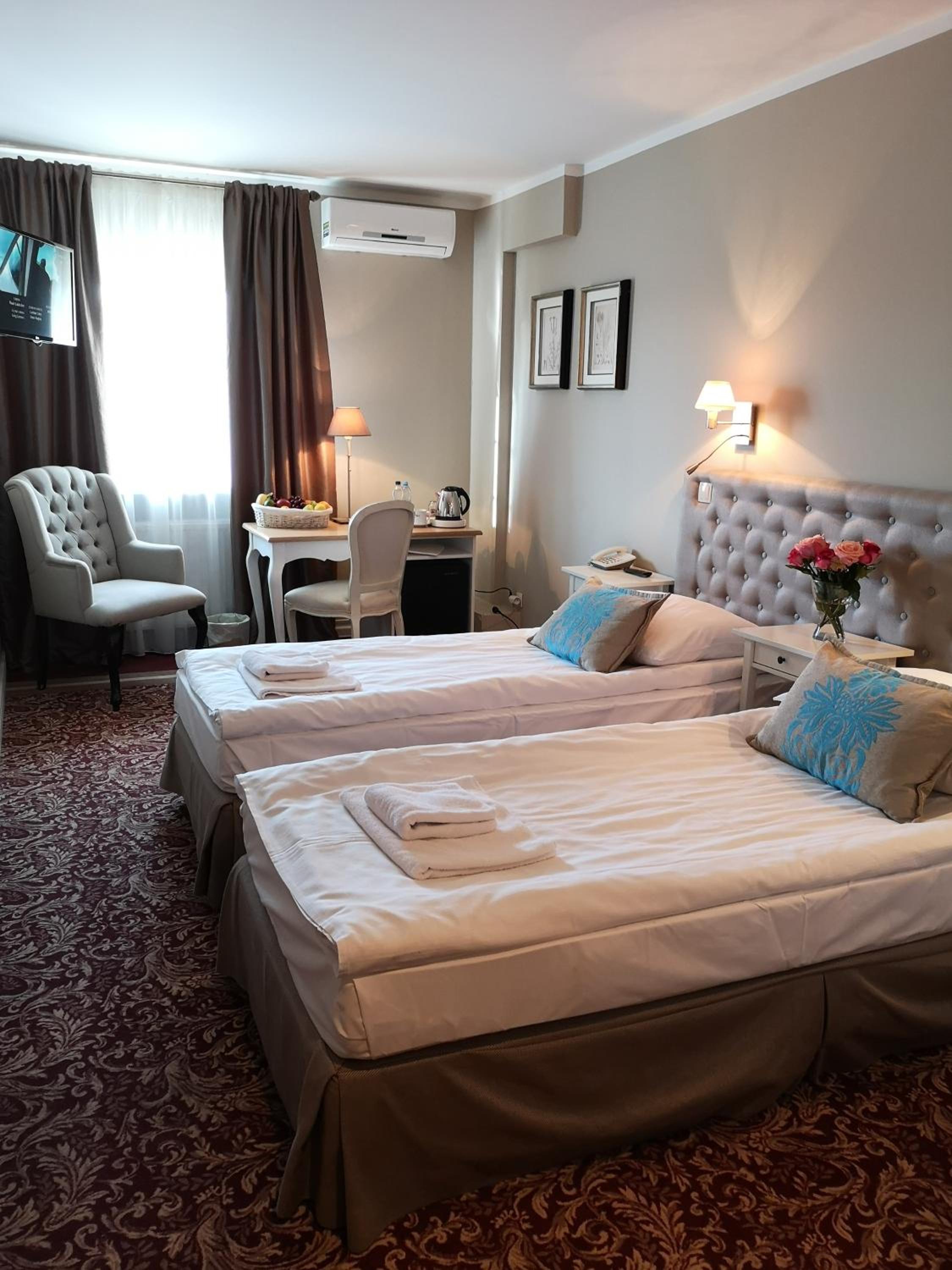Standard Twin Room photo 2