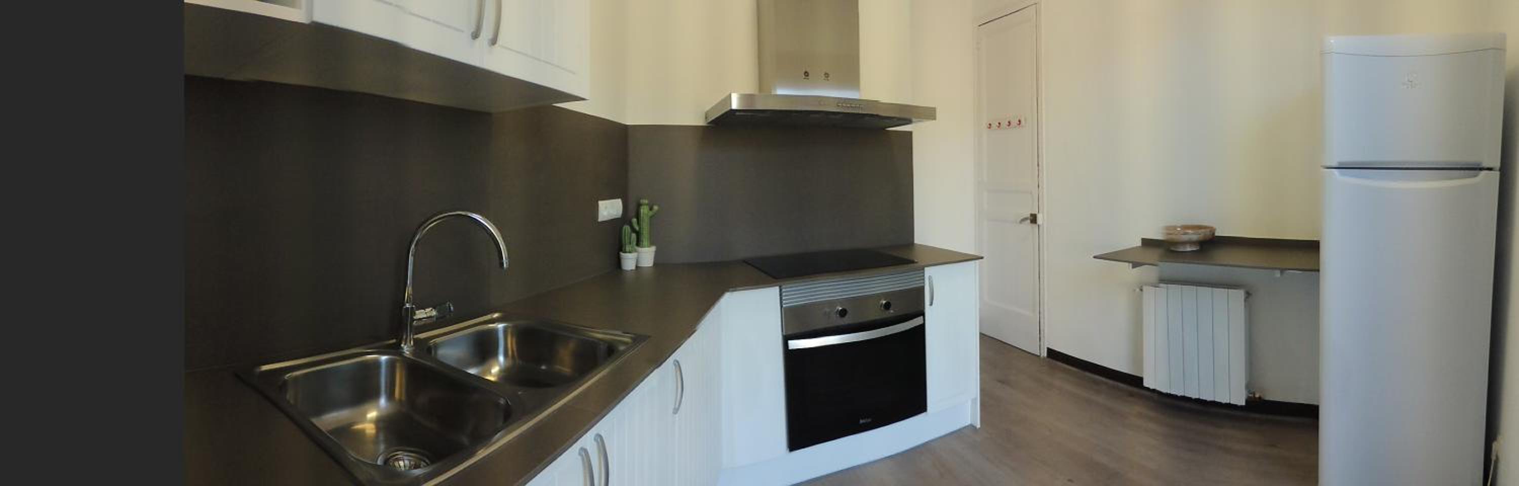 Four-Bedroom House - Photo 3