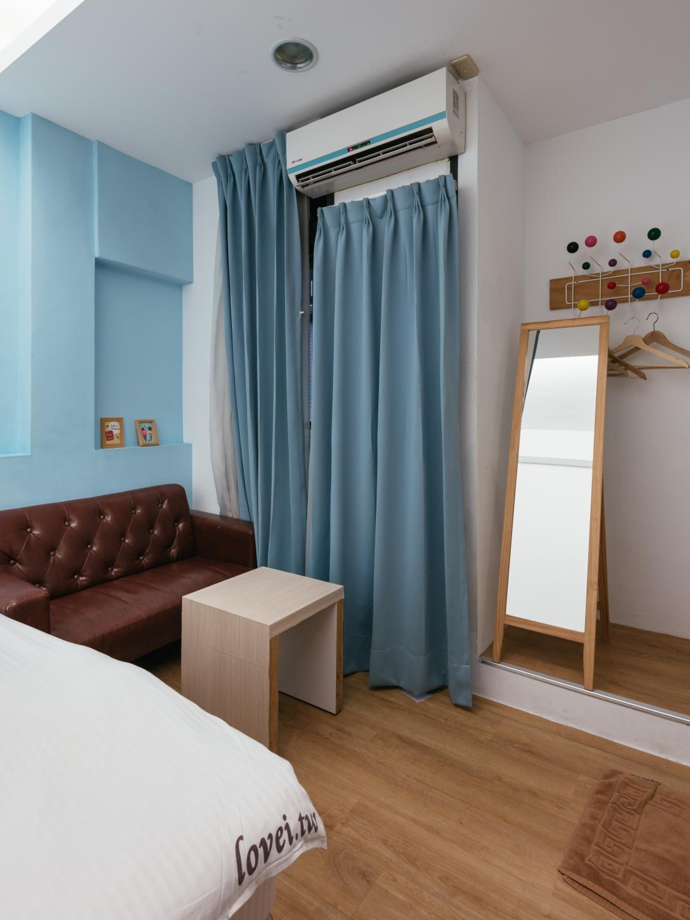 Double Room with Balcony - Photo 23