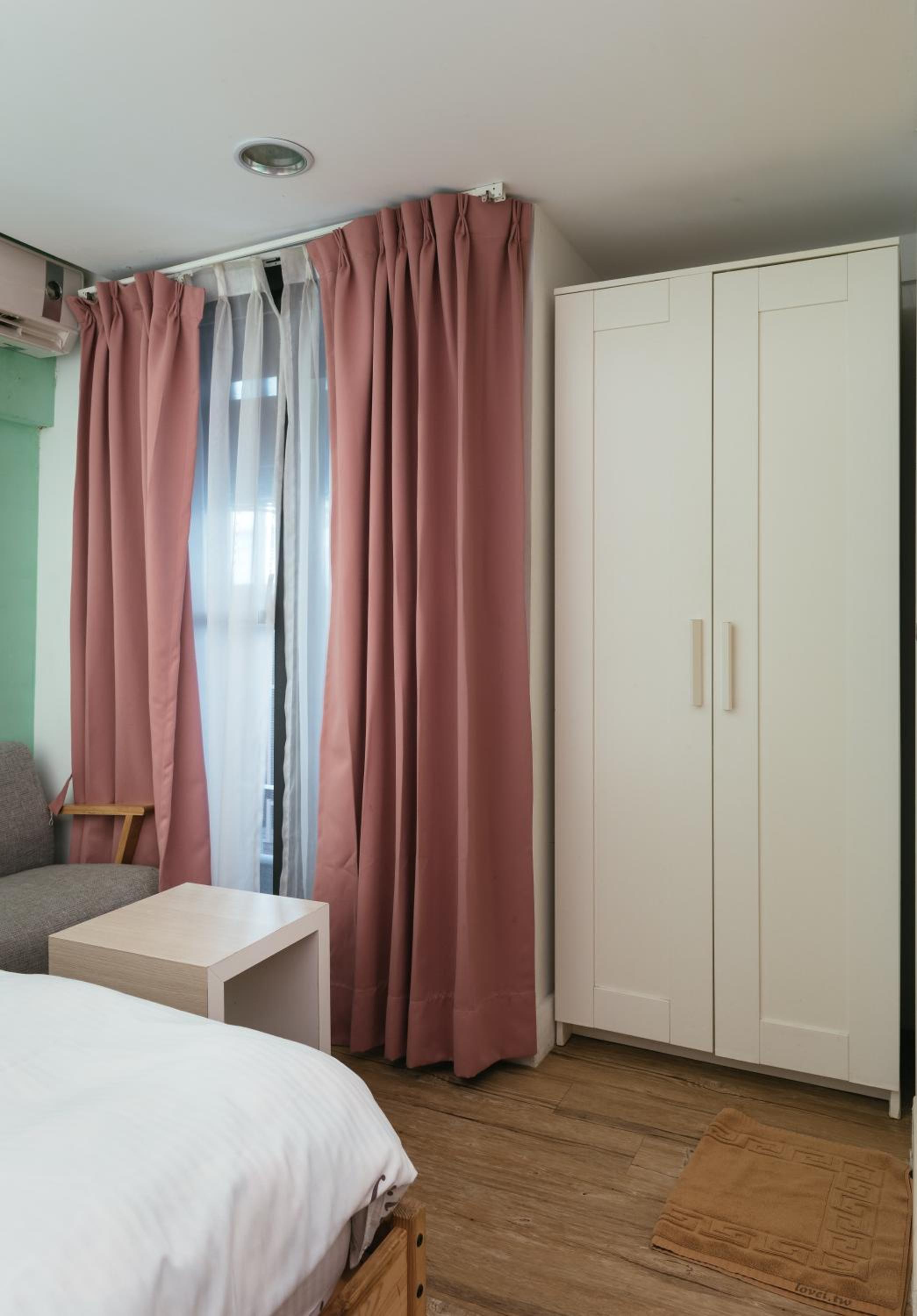 Double Room with Balcony - Photo 5
