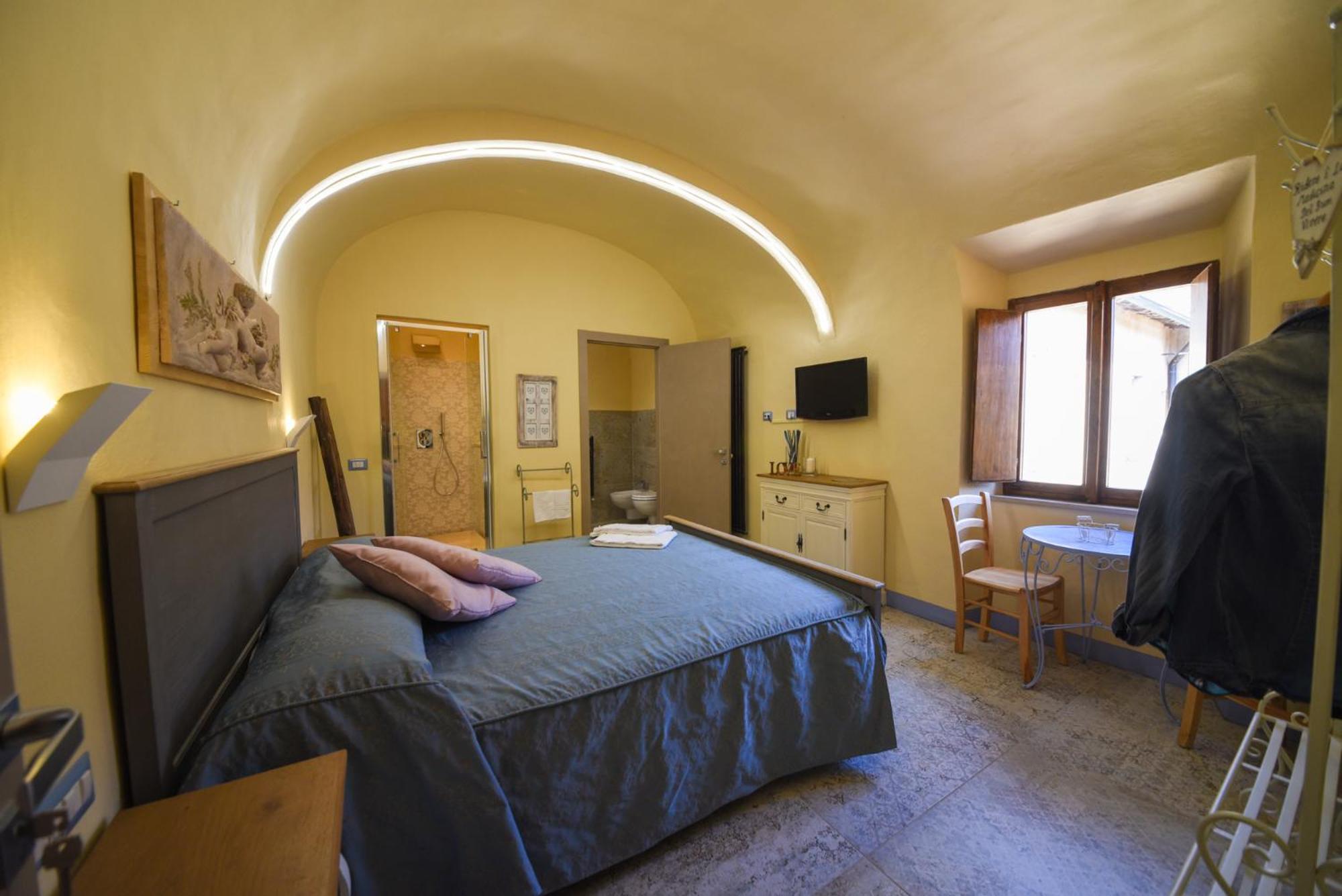 Suite with Spa Access - Photo 9