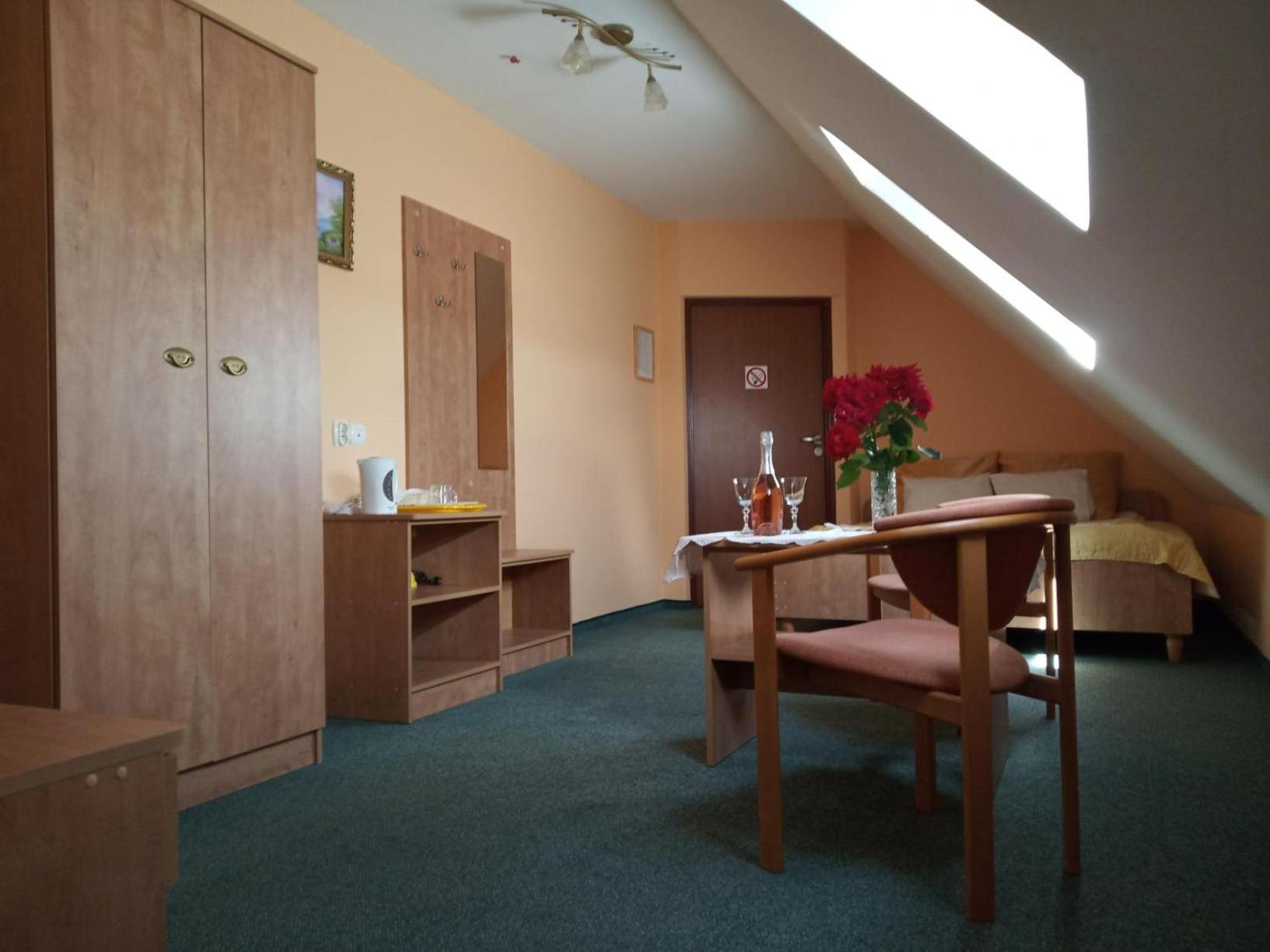 Double Room with Private Bathroom photo 1