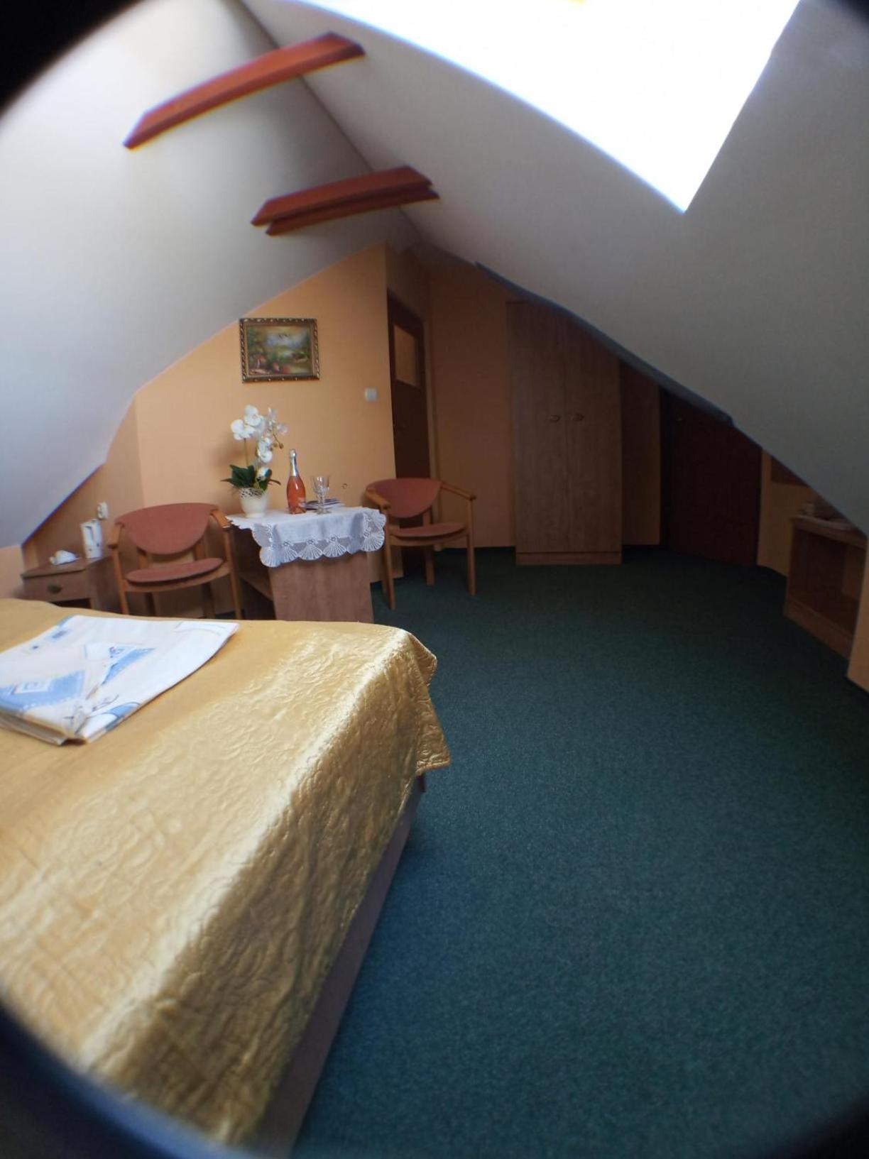 Economy Double Room photo 3