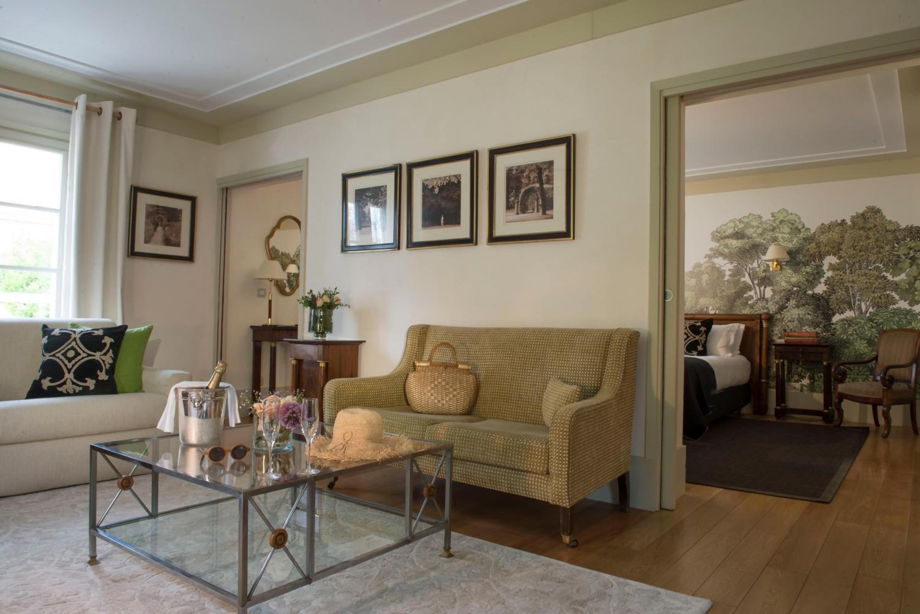 Suite - Photo 2