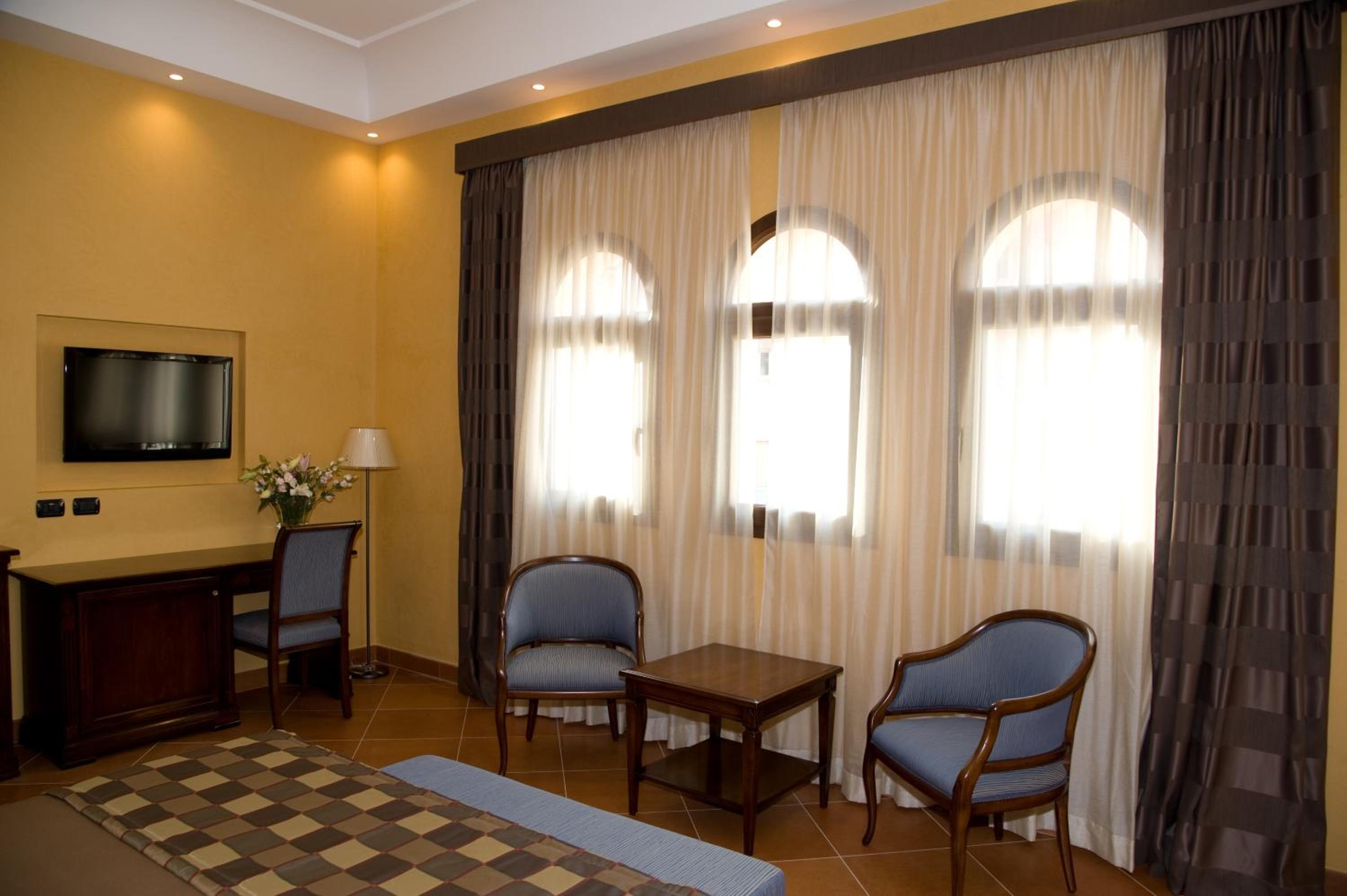 Classic Triple Room - Photo 3