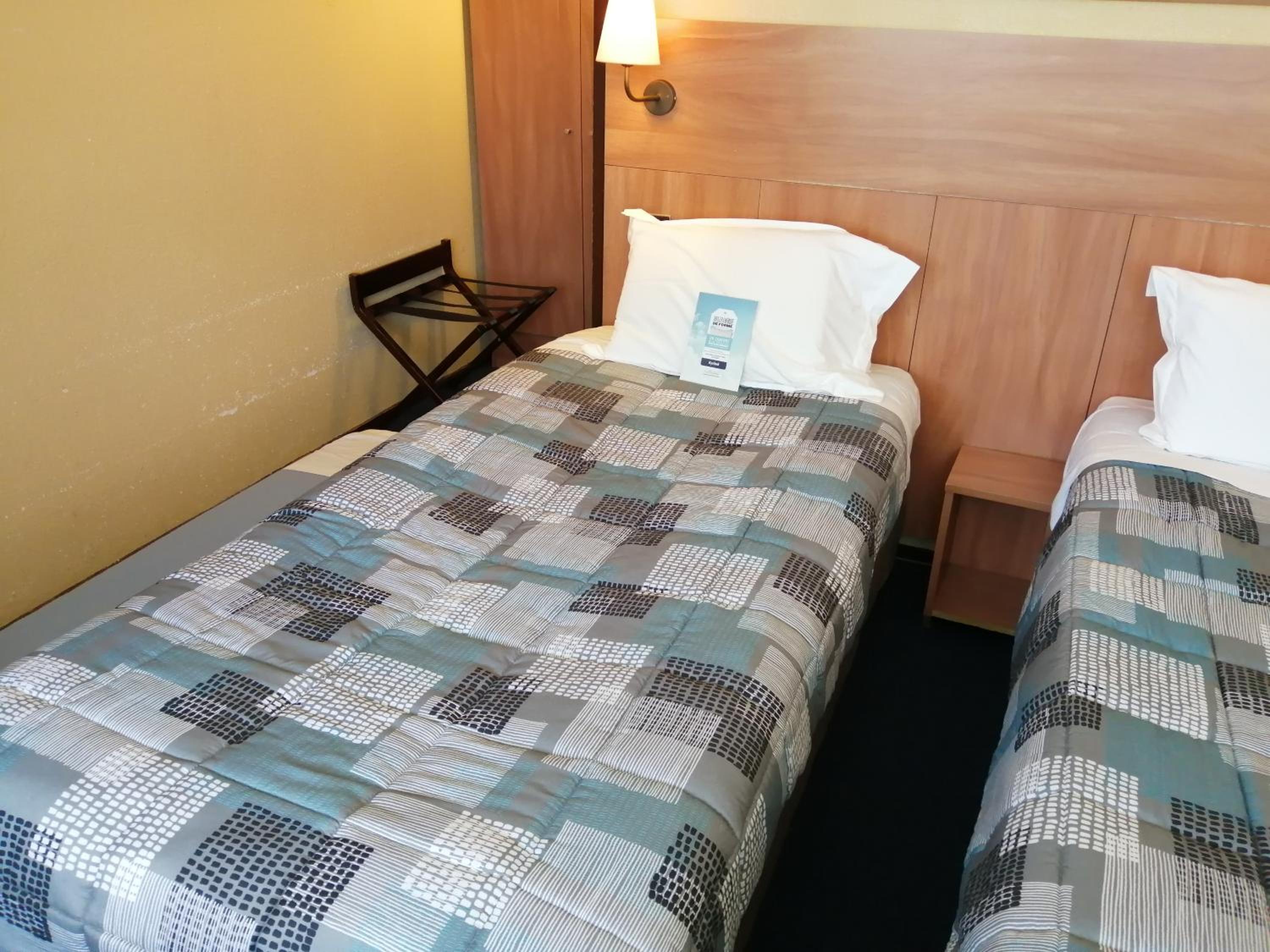 Twin Room - Photo 1