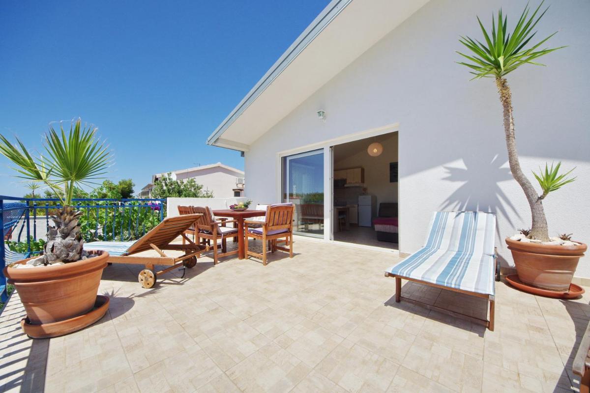 Apartment photo 1