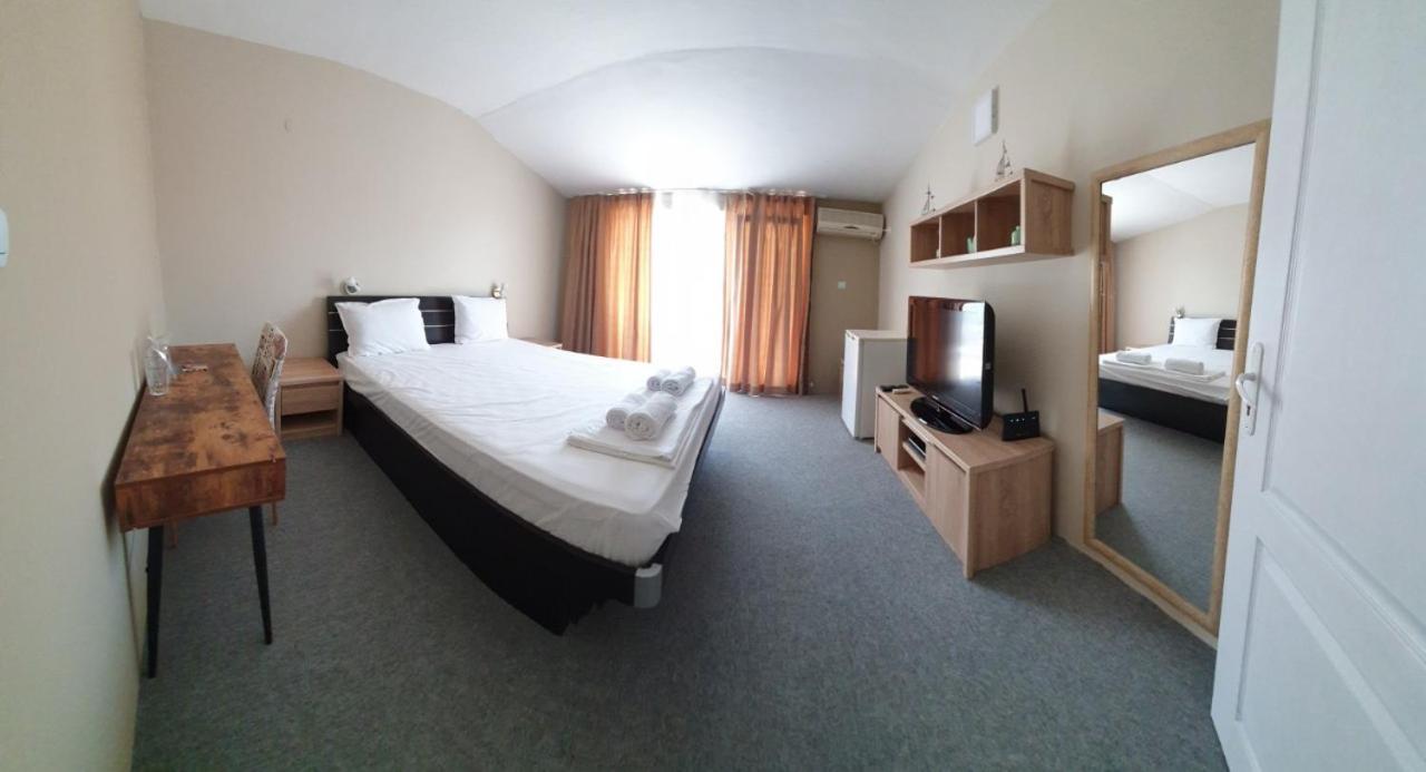 Double Room with Balcony photo 2