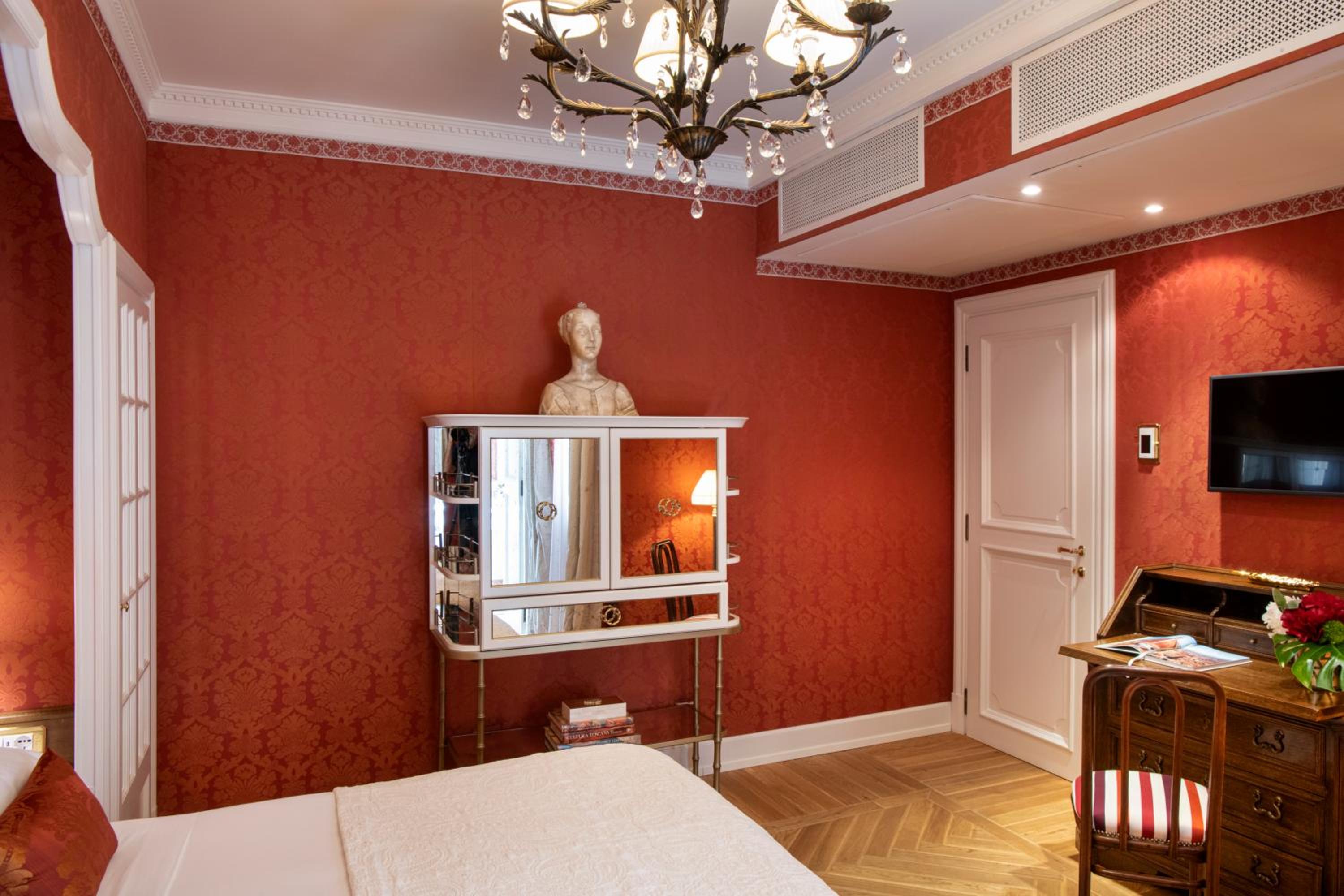 Connecting Rooms