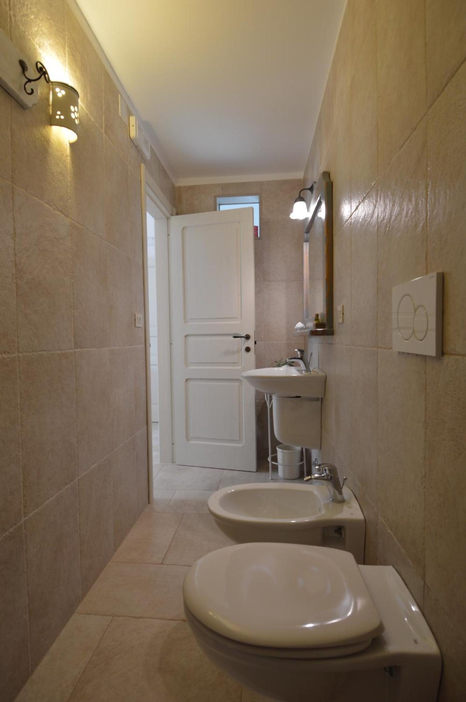Two Connecting Double Rooms - Photo 10
