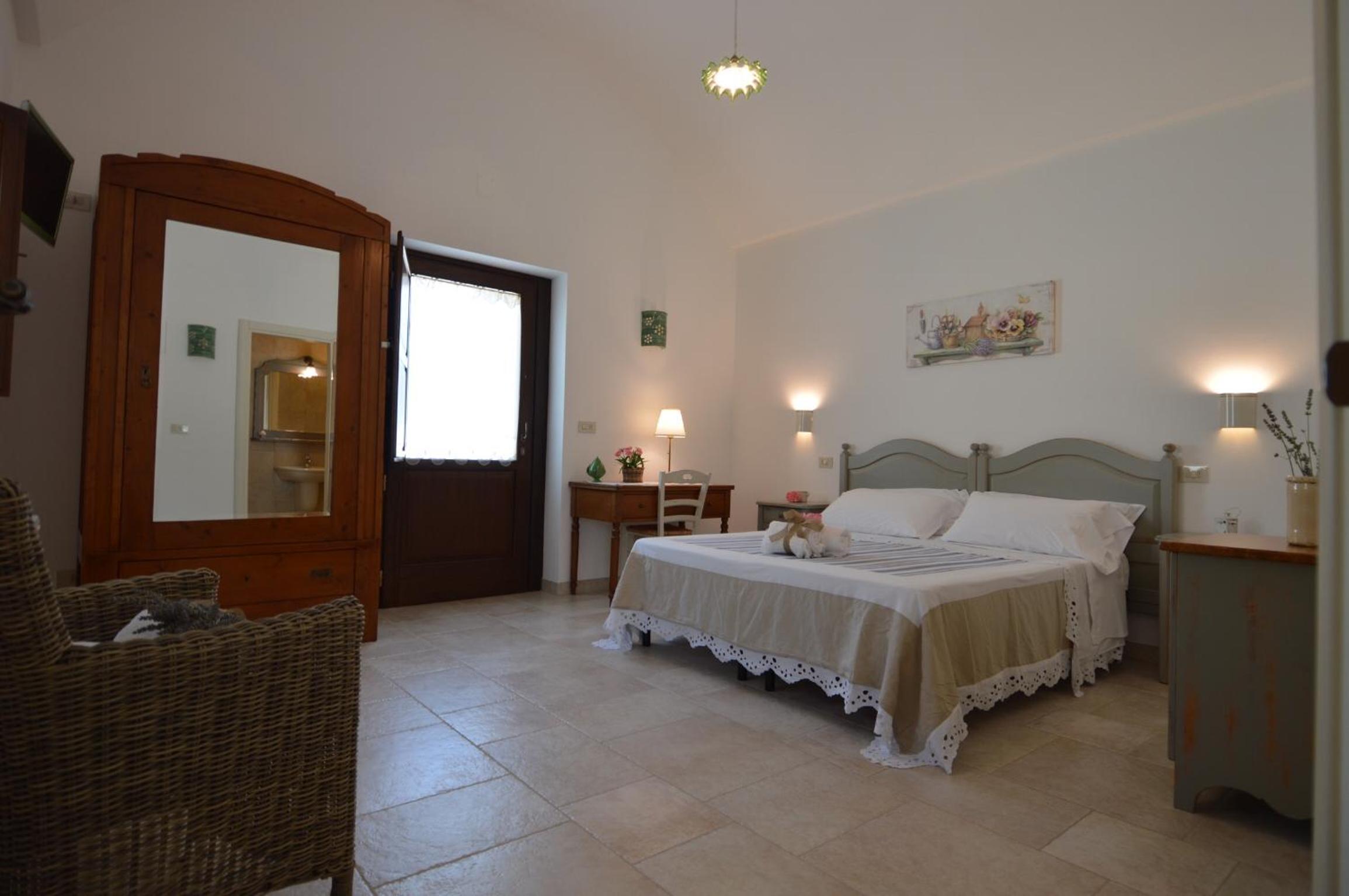 Two Connecting Double Rooms - Photo 6