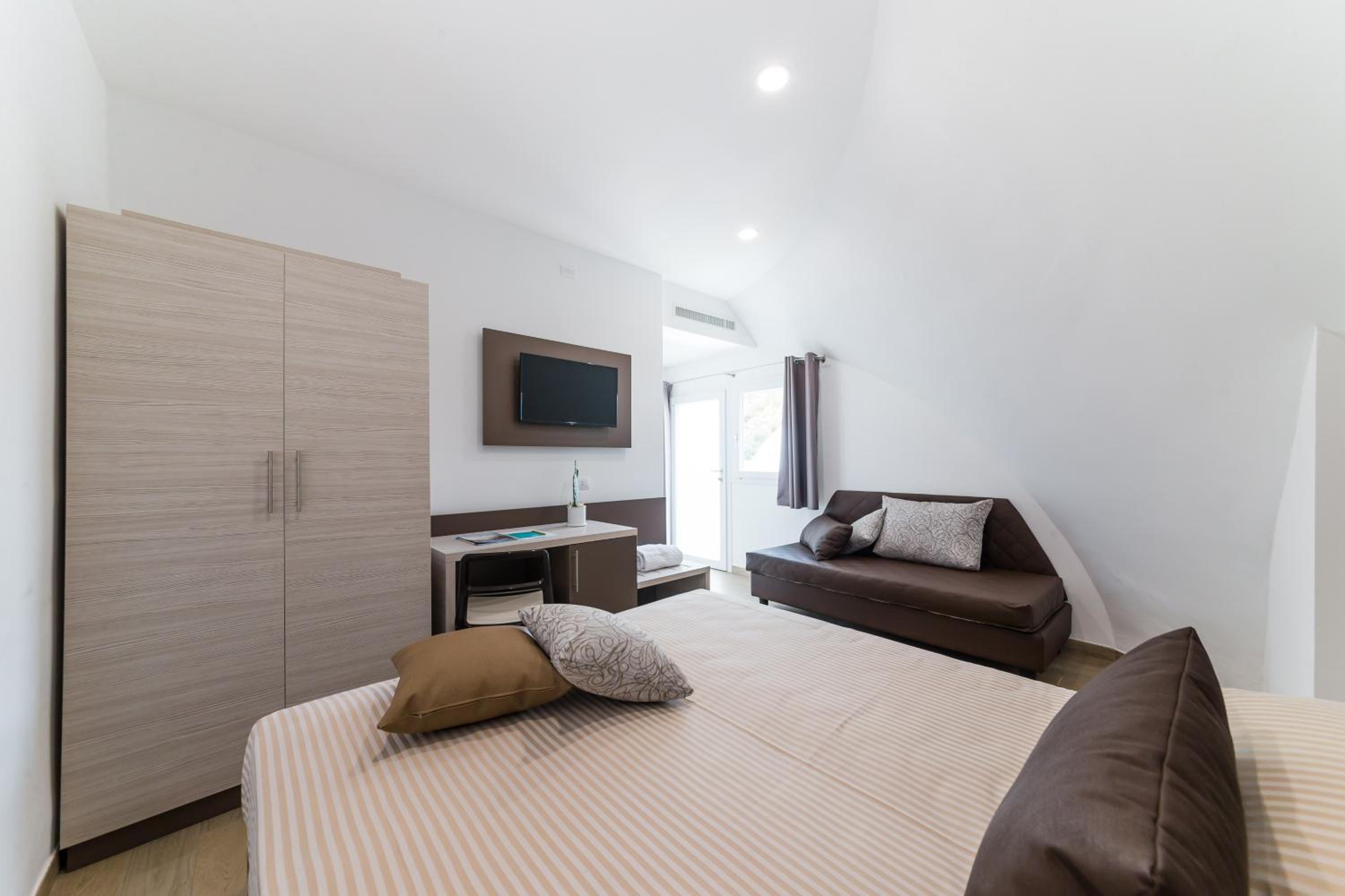 Standard Double Room photo 3