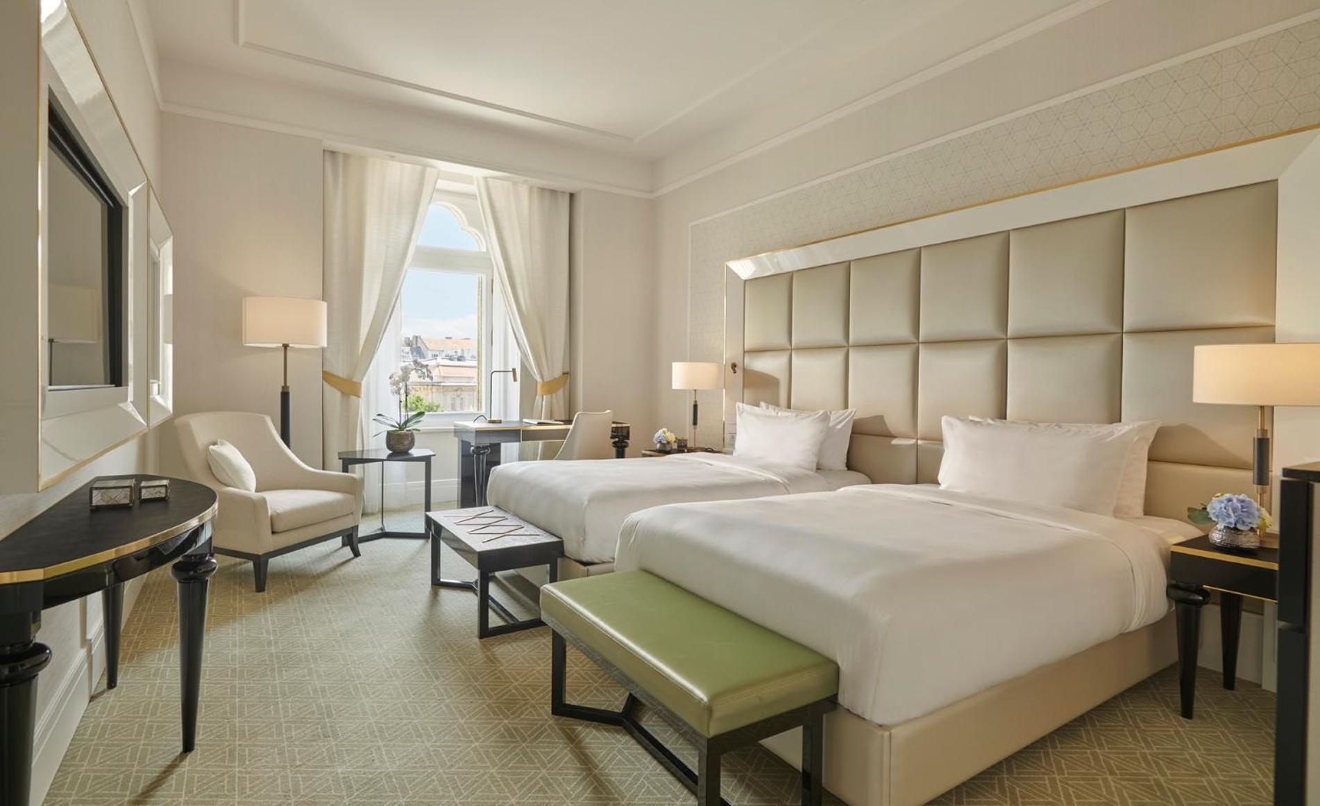 Premium Zweibettzimmer mit Stadtblick thumbnail 5