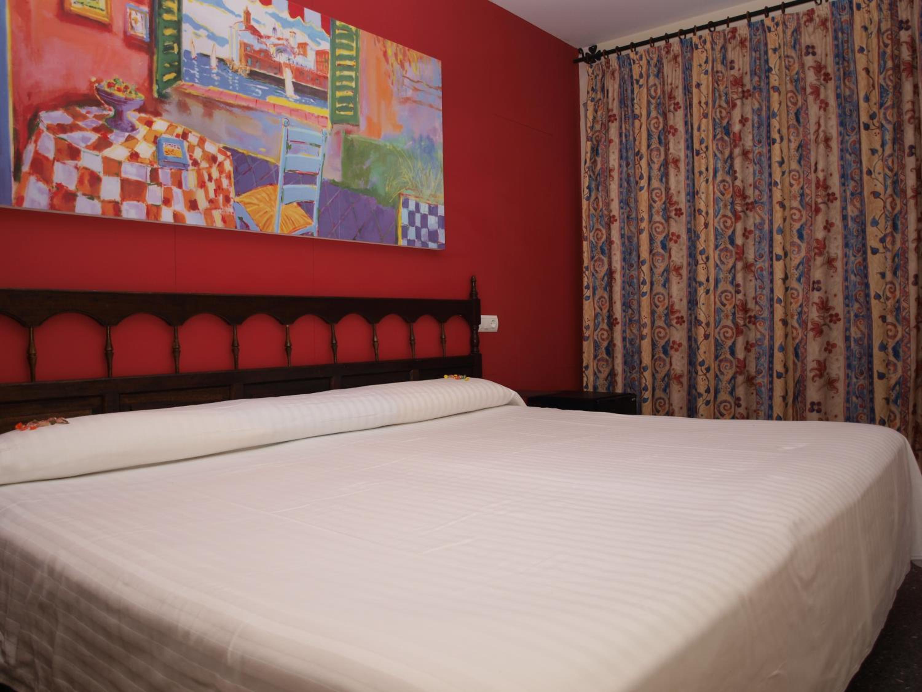 Habitación Doble o Twin Ático con Vista a la Piscina