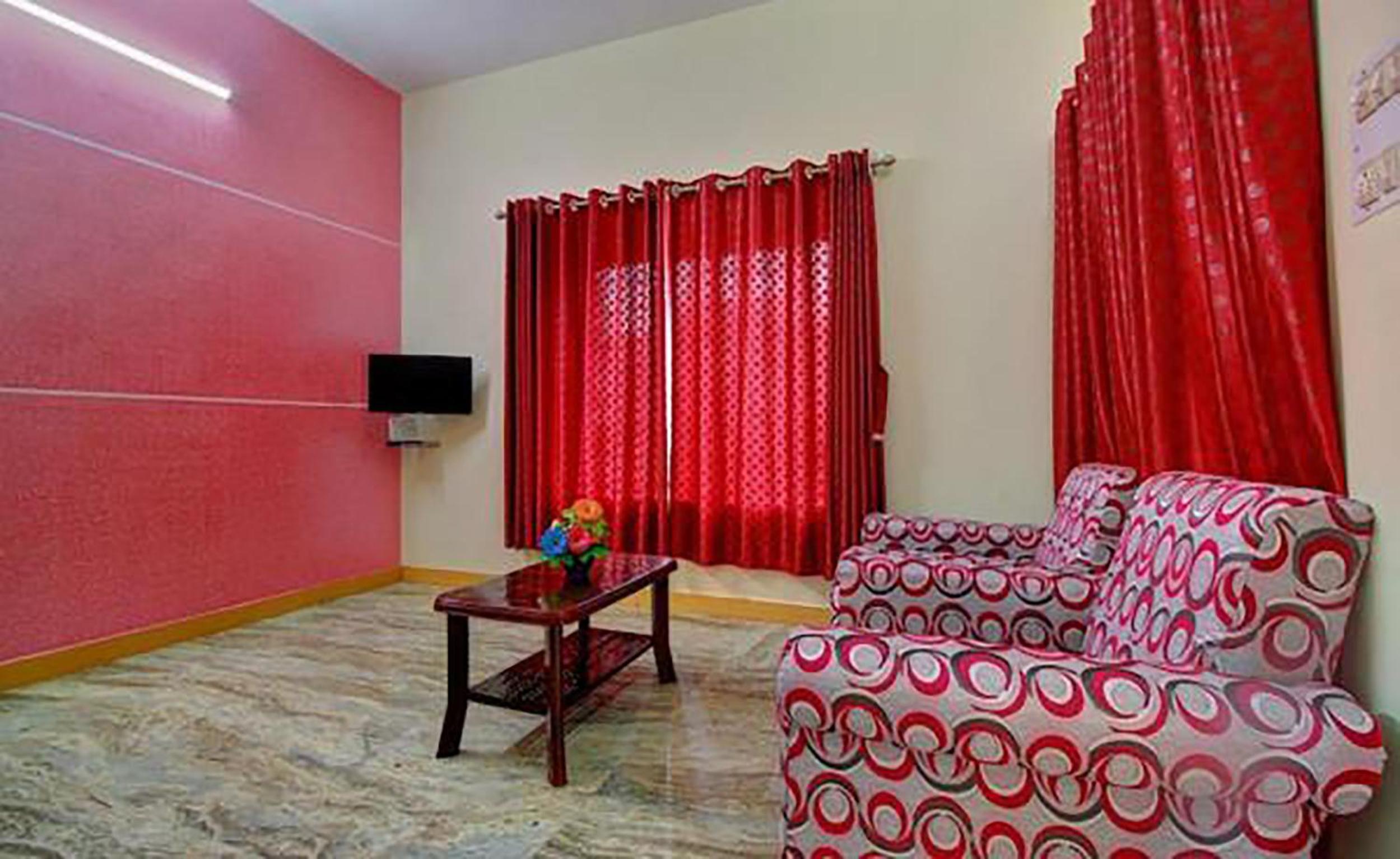 Deluxe Double Room (2 Adults + 1 Child) photo 1