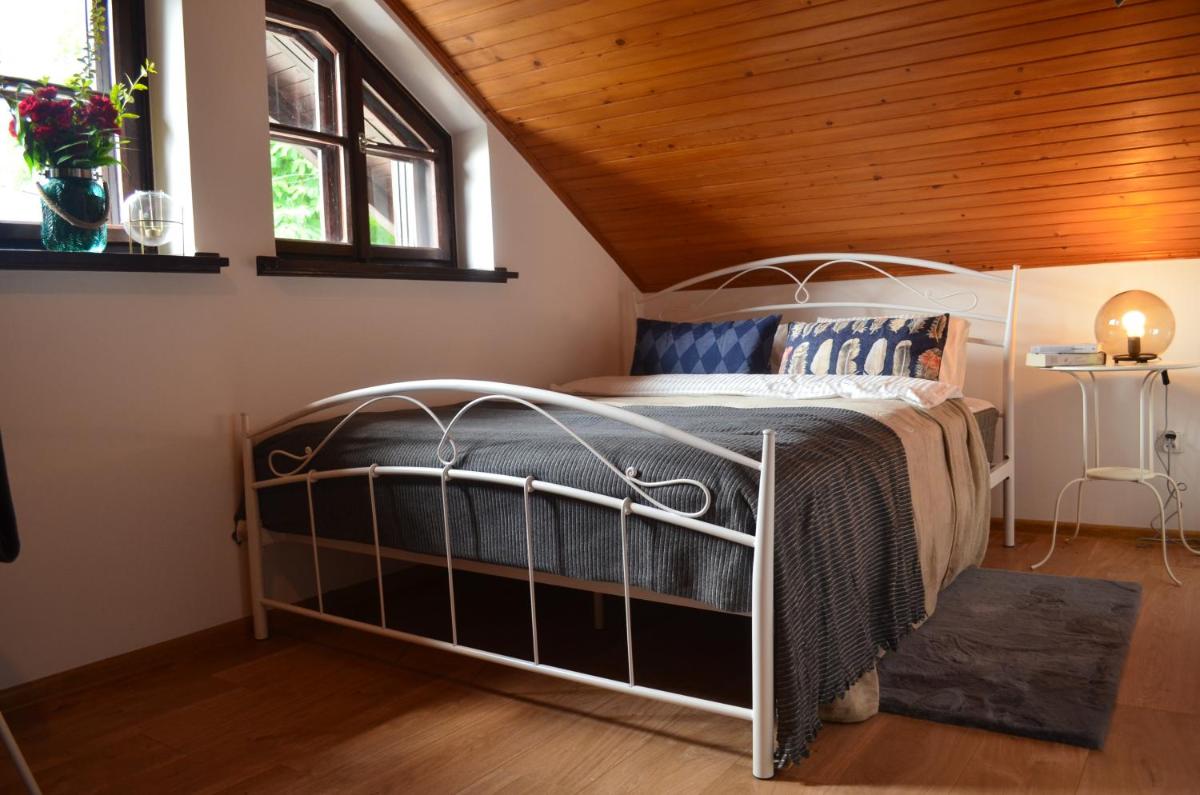Double Room - Photo 8