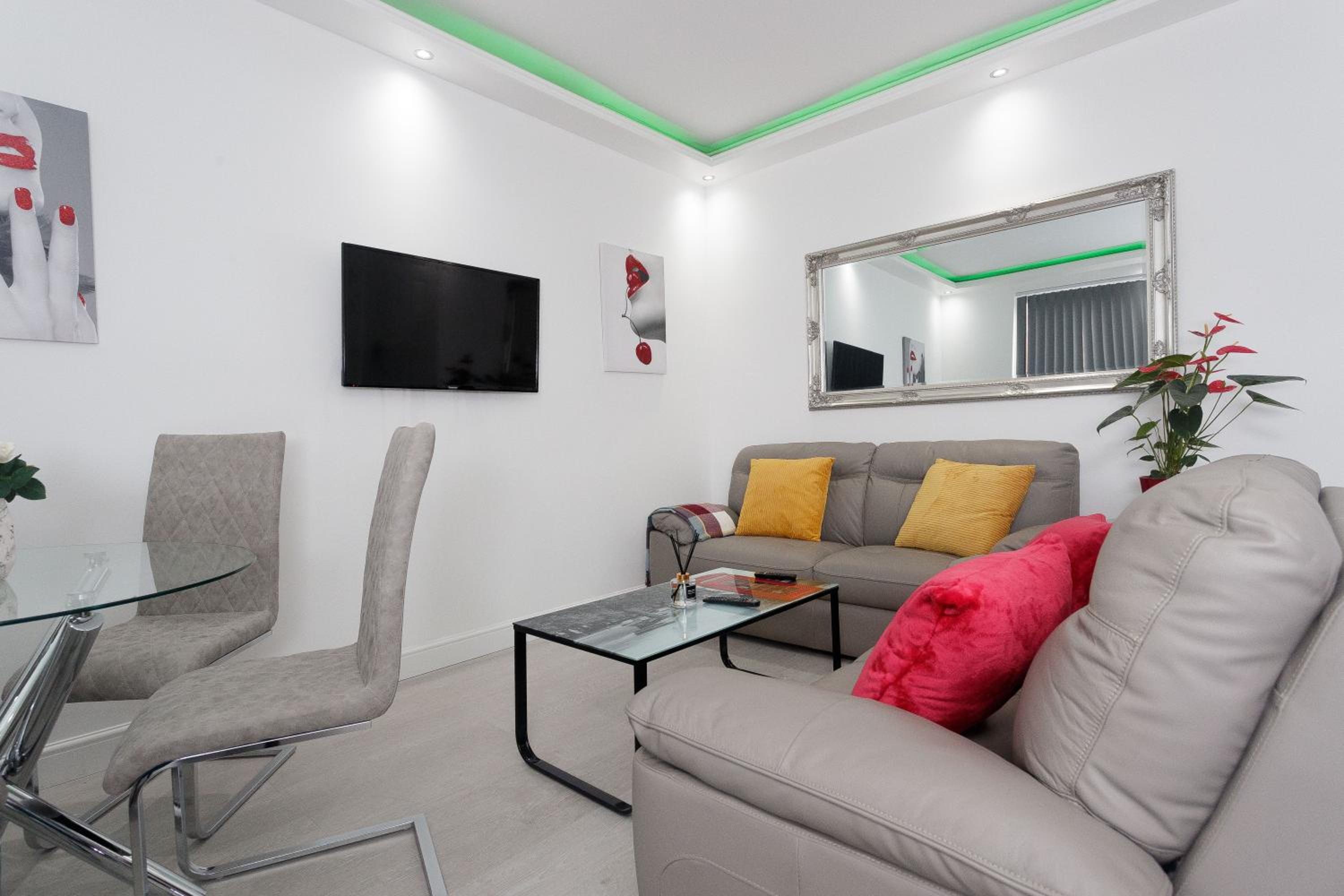 Three-Bedroom Apartment - Photo 20