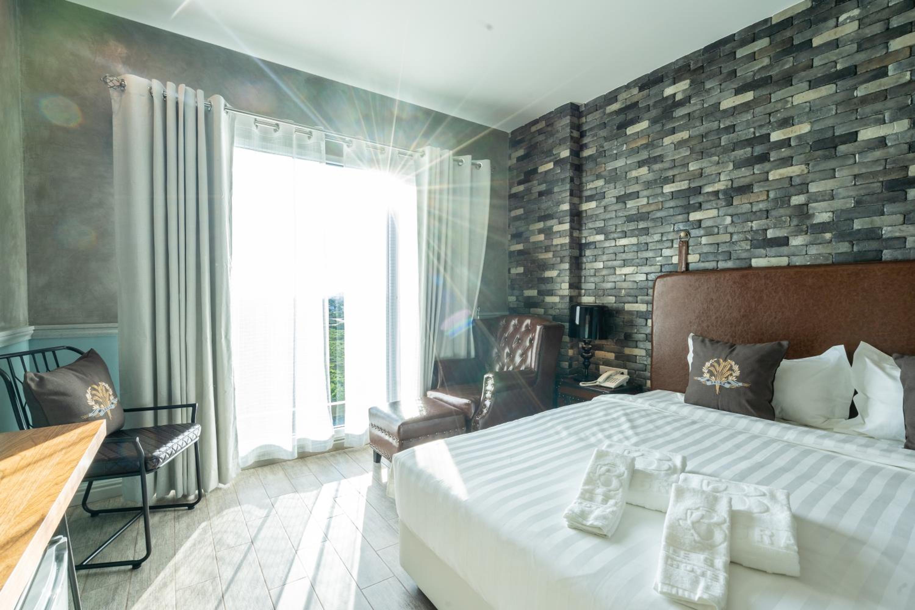 Standard Double Room - Photo 56
