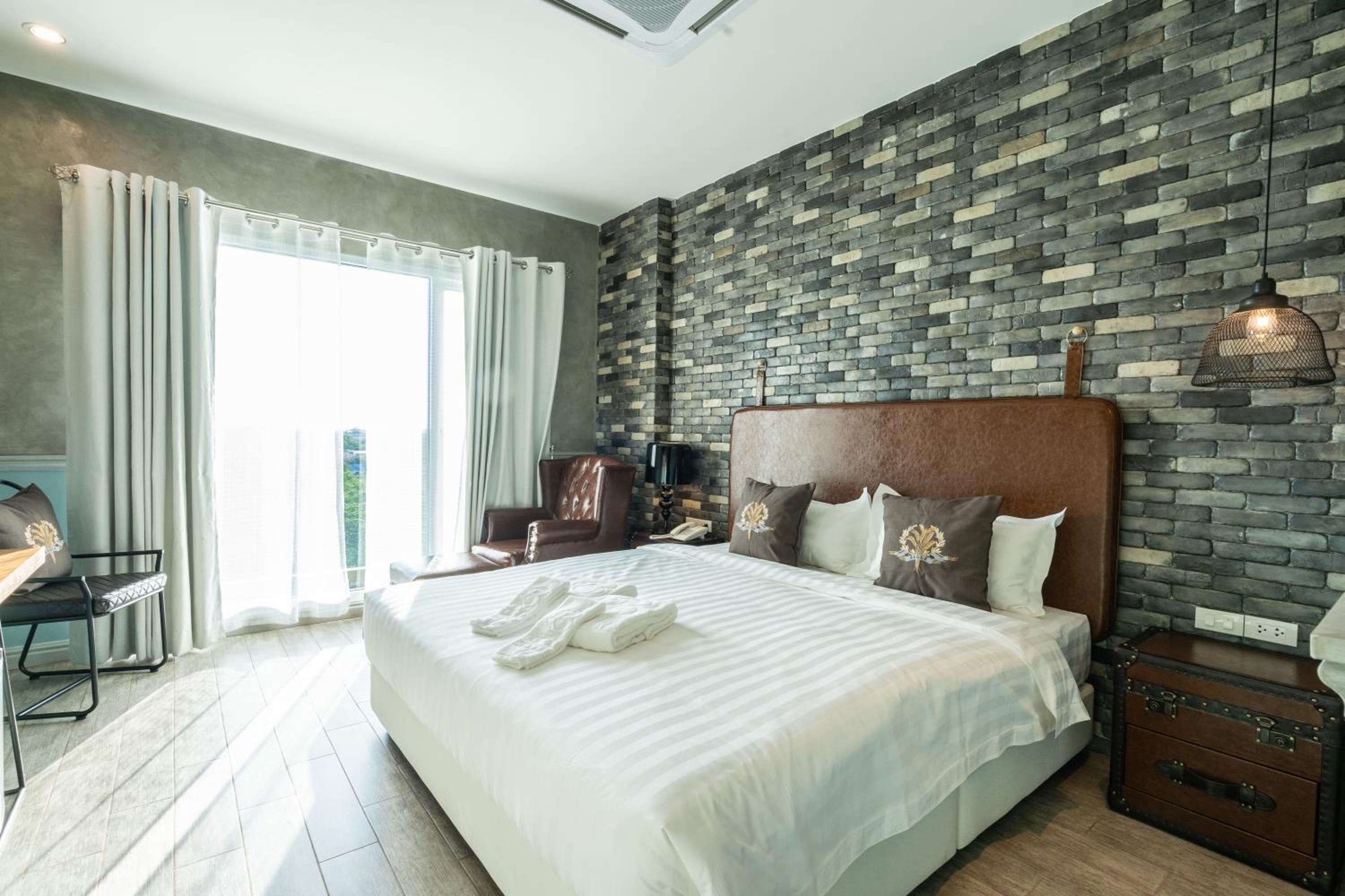 Standard Double Room - Photo 3