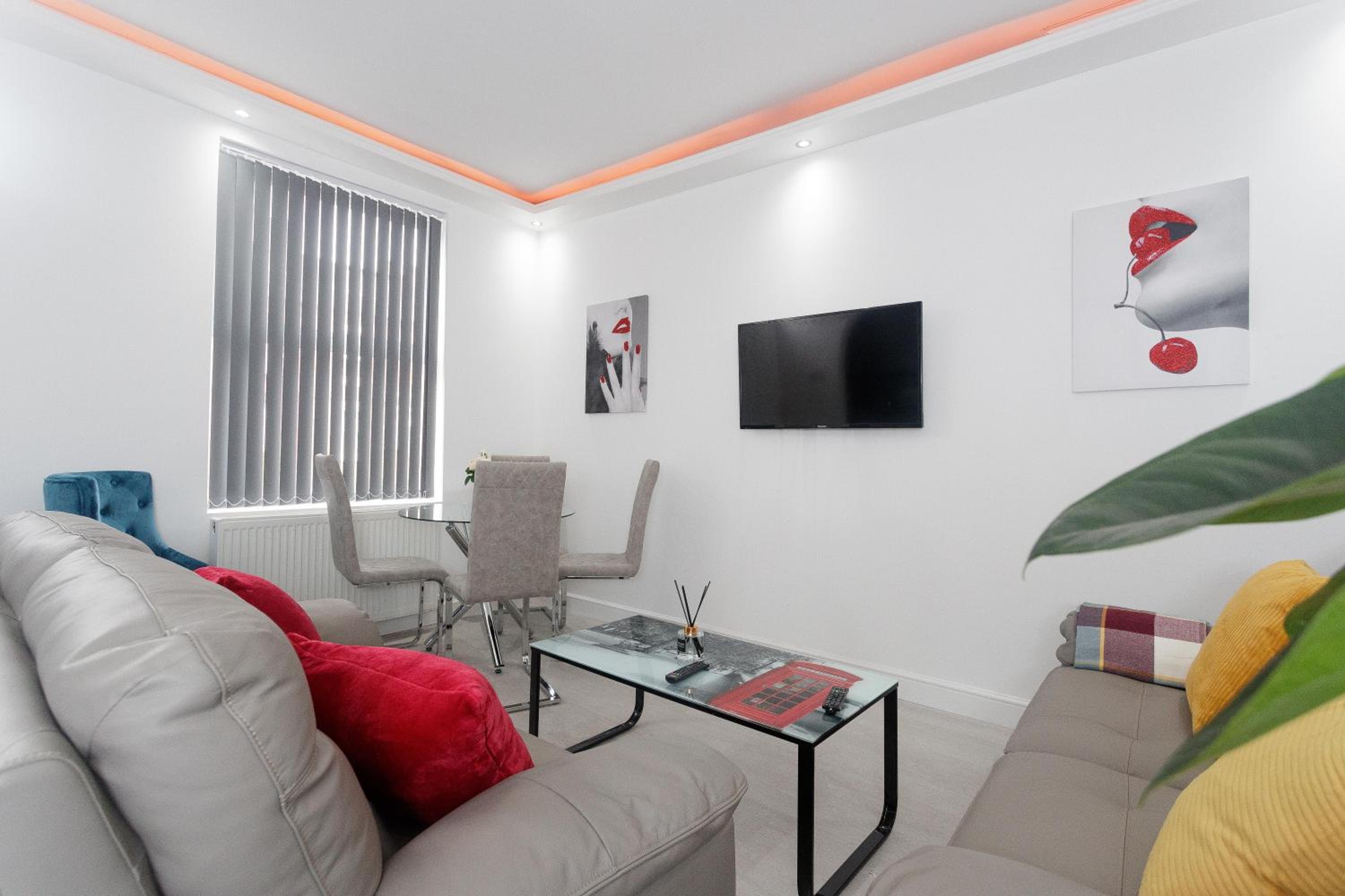 Three-Bedroom Apartment - Photo 19