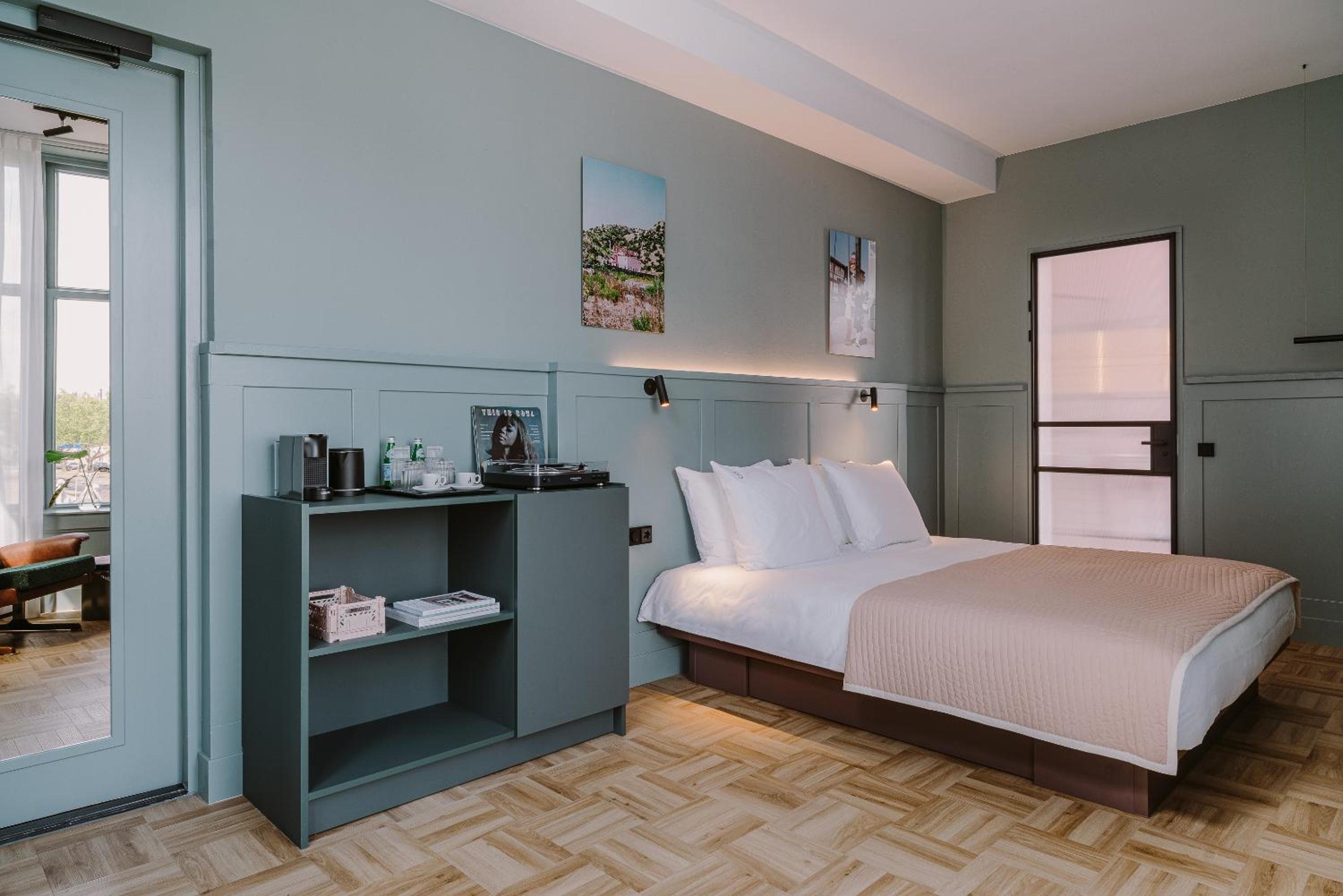 Deluxe Double Room with Balcony - Photo 1