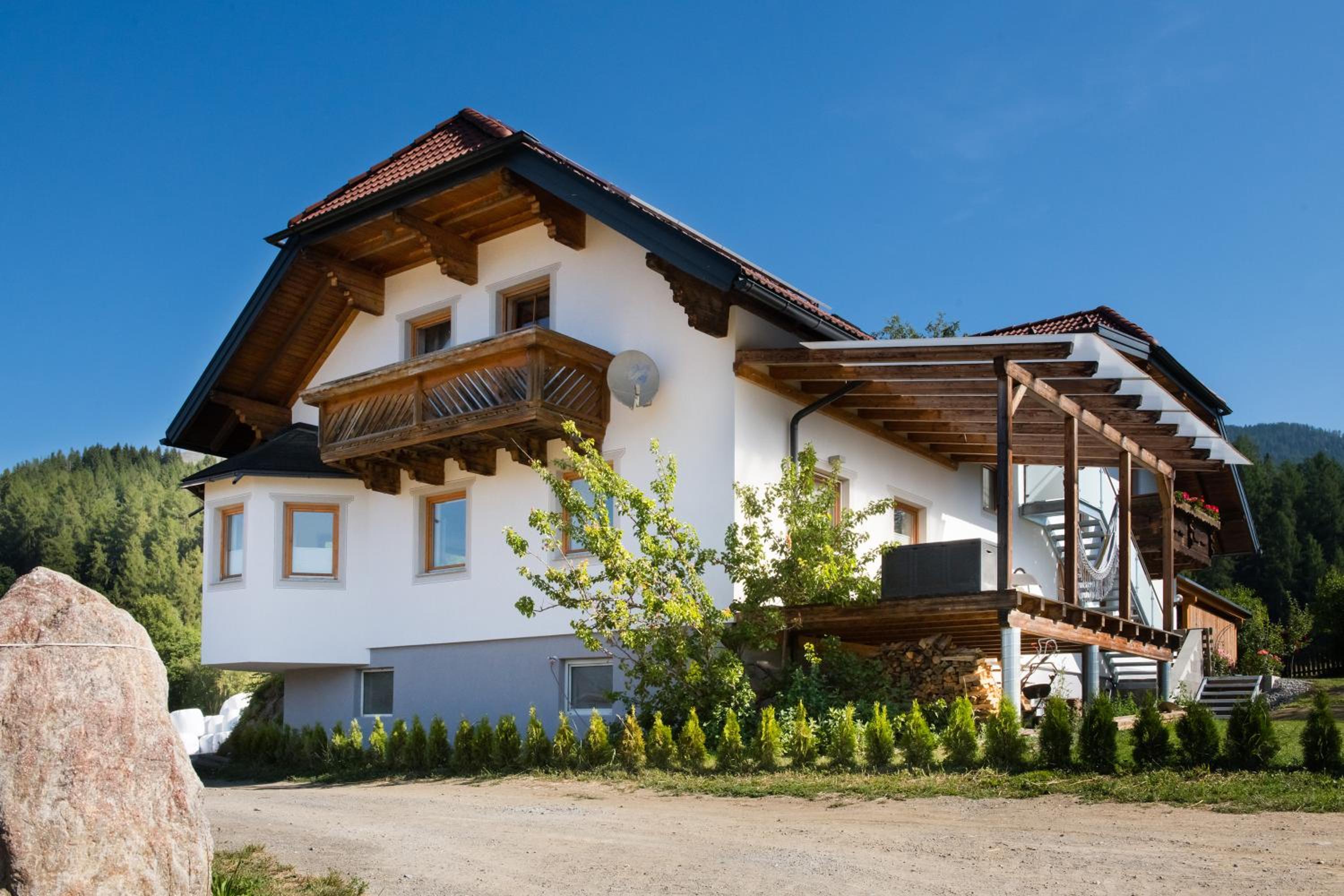 Apartment with Mountain View photo 3