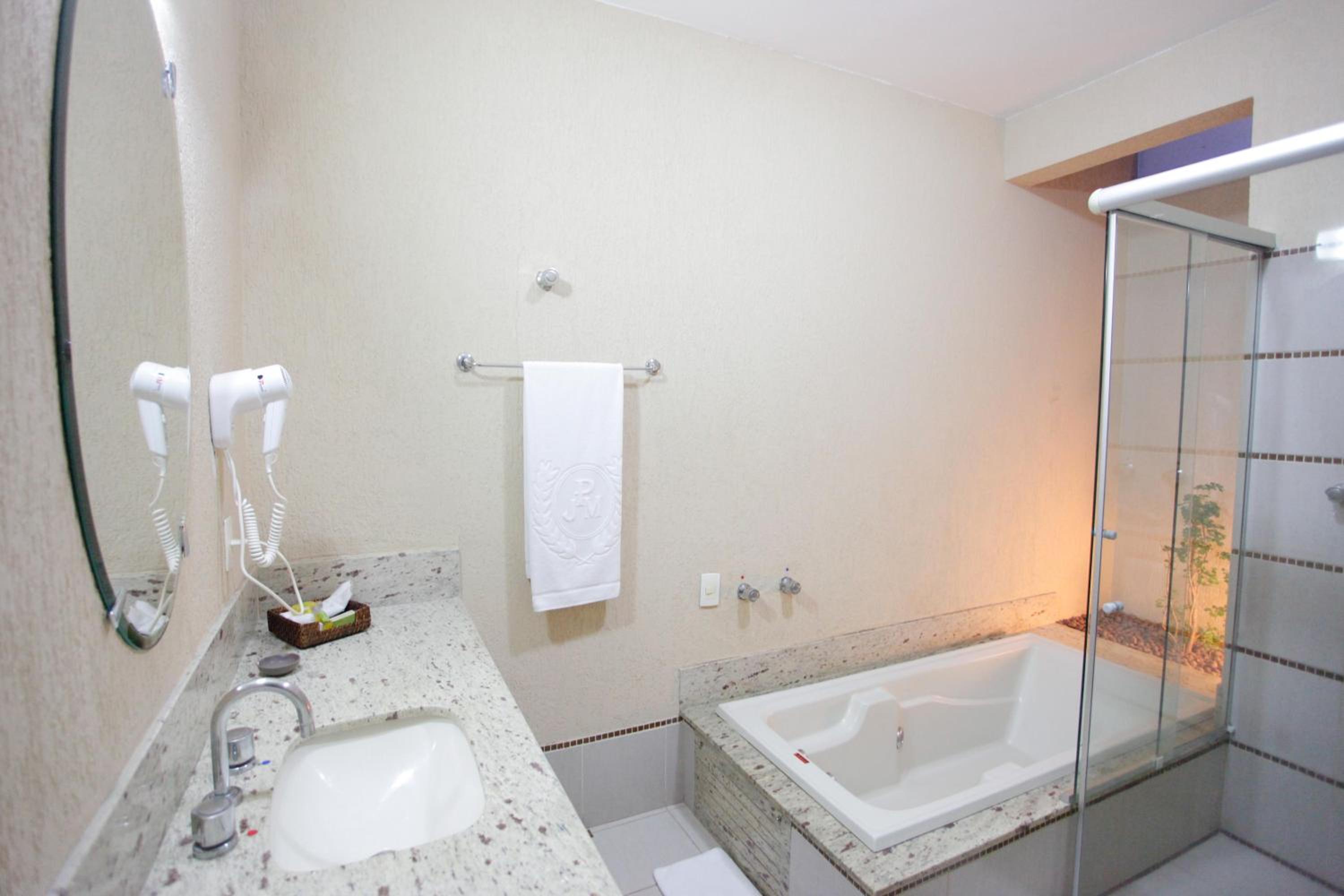 Quarto Luxo Duplo com Banheira photo 3