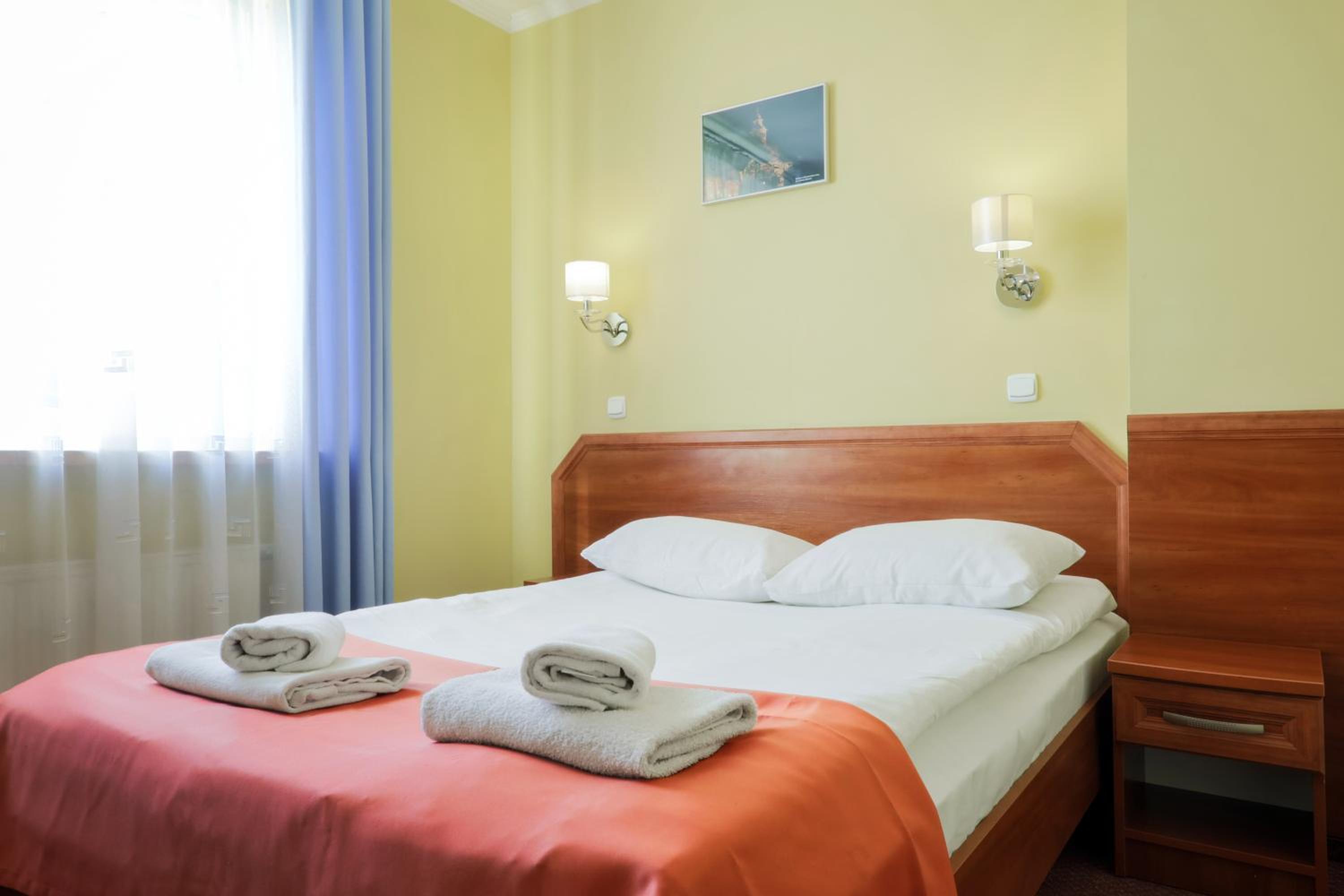 Double Room with Private Bathroom - Photo 1