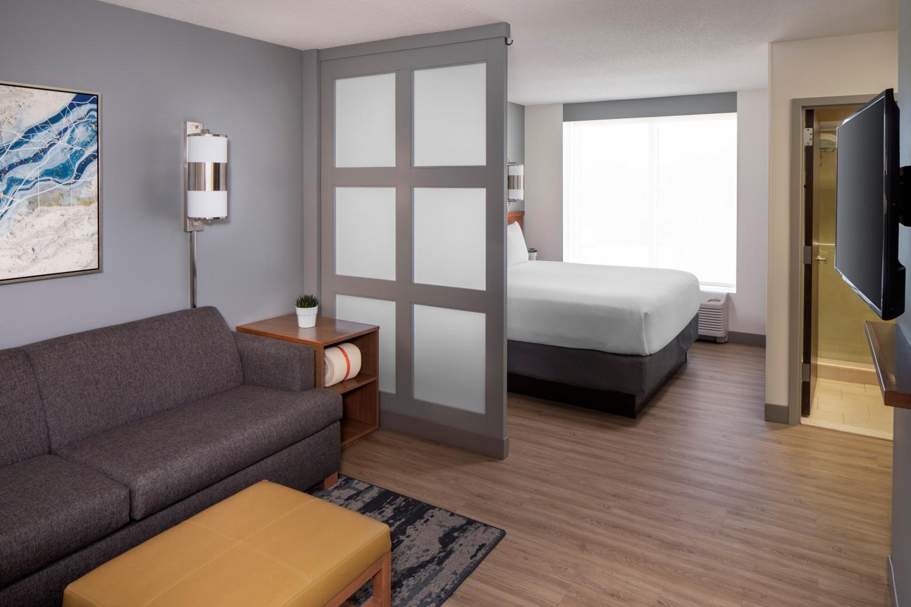 King Room with Sofa Bed, photo 7