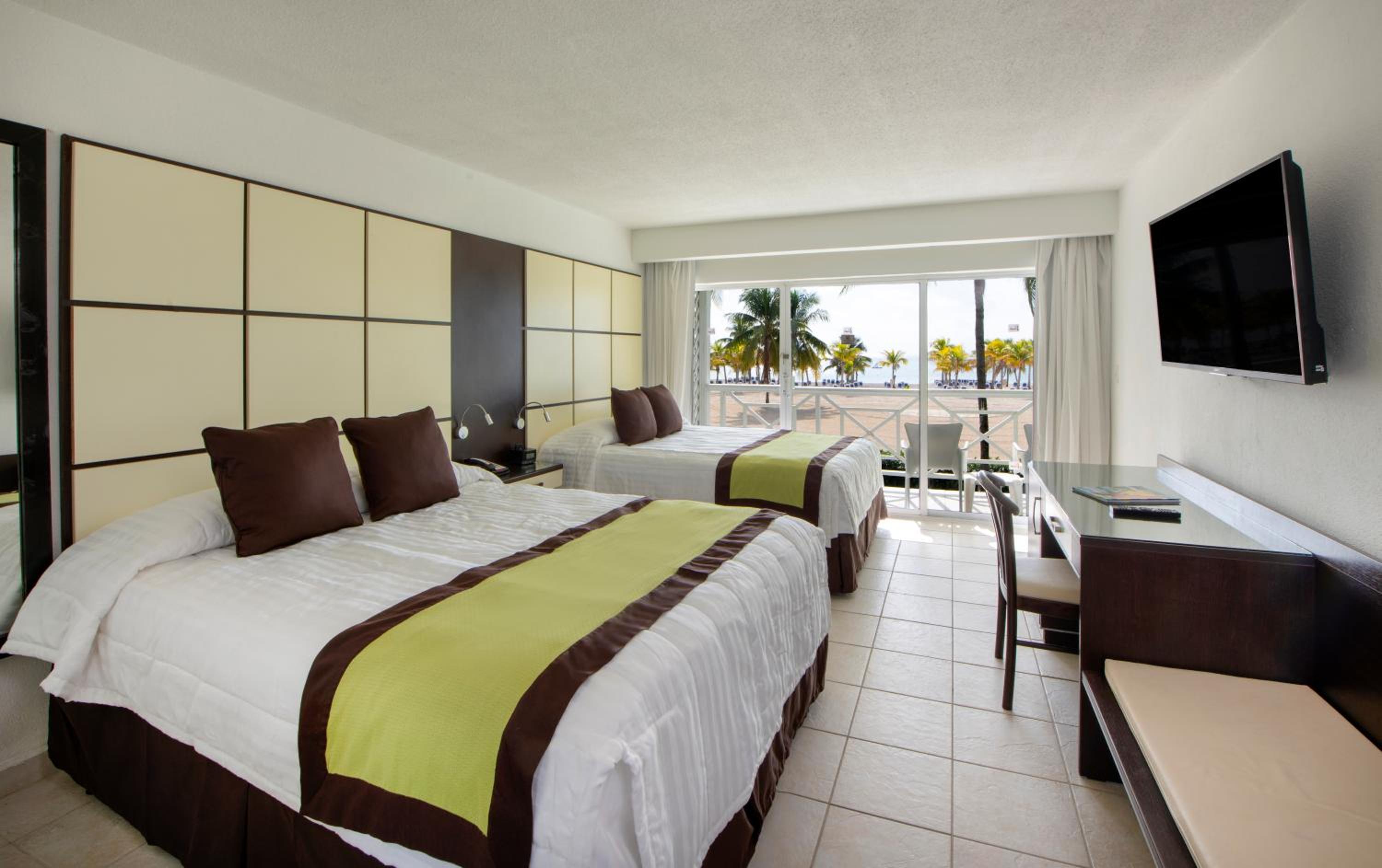 Superior Queen Room with Ocean View and Two Queen Beds, Non-Smoking - Photo 1