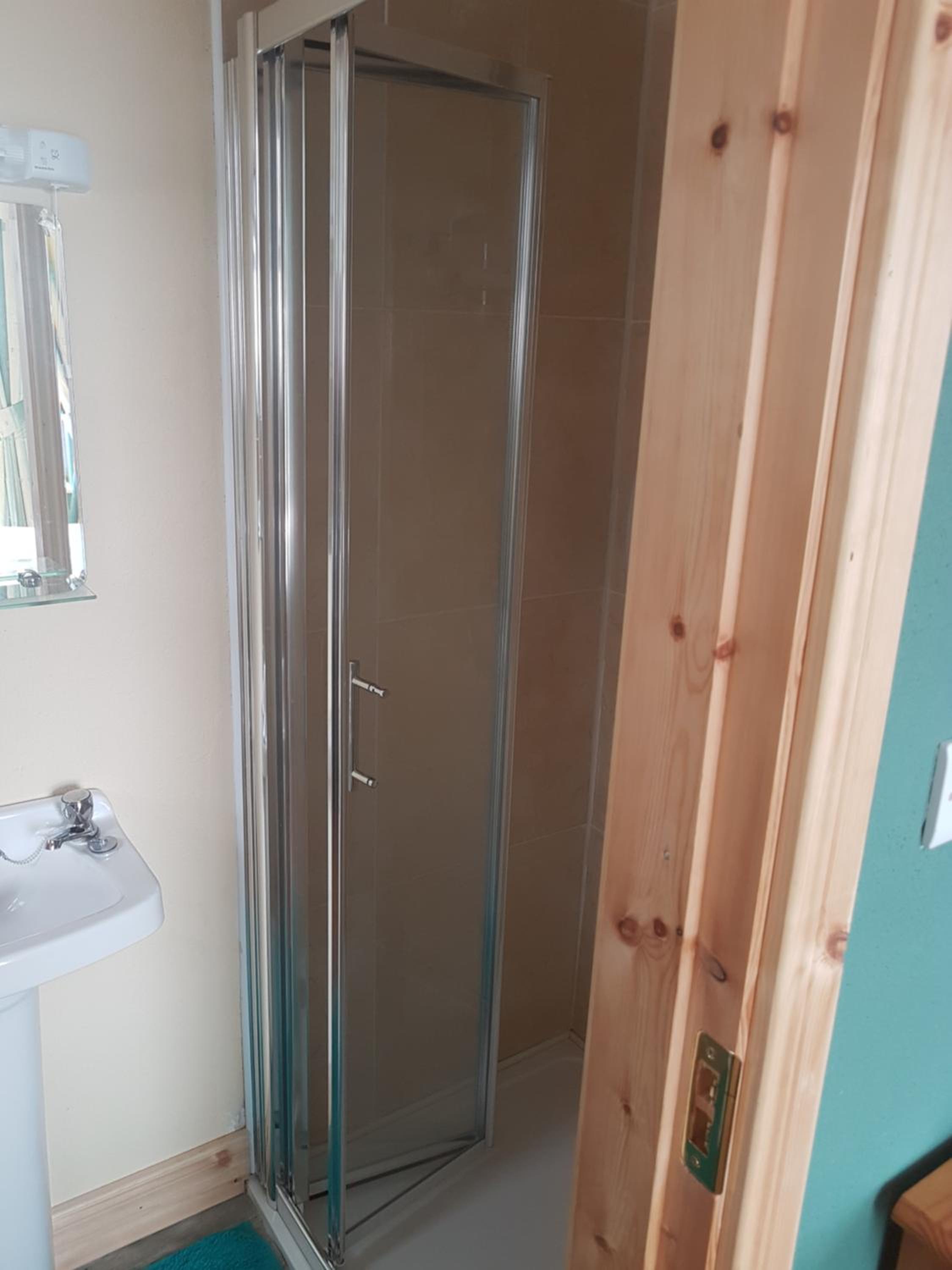 Triple Room with Private Bathroom - Photo 7
