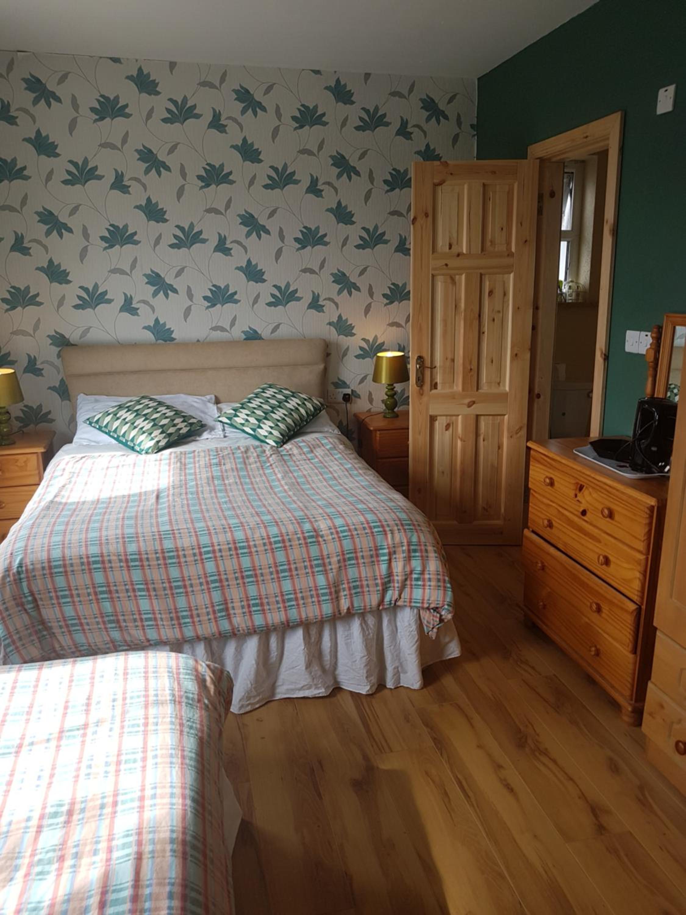 Triple Room with Private Bathroom - Photo 6