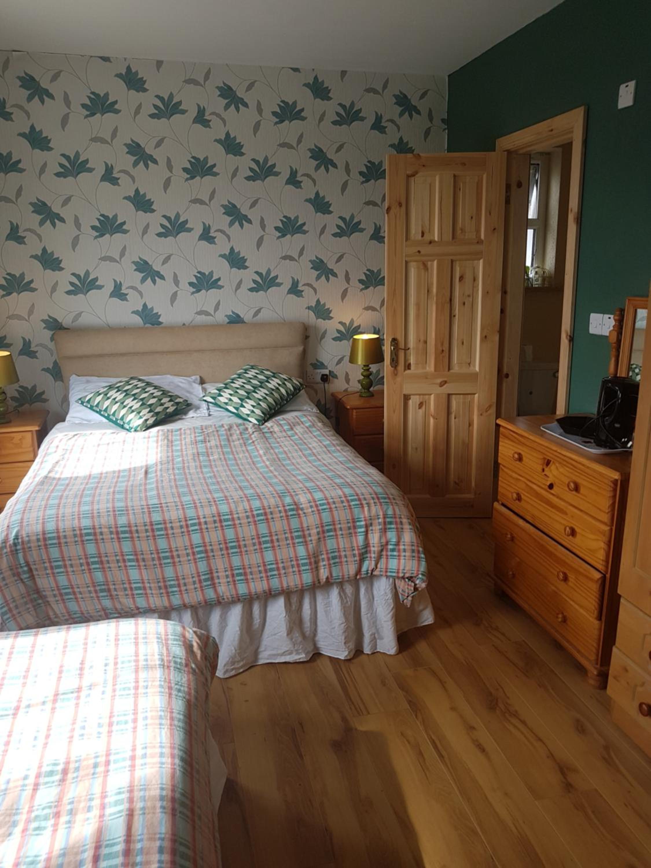 Triple Room with Private Bathroom - Photo 5