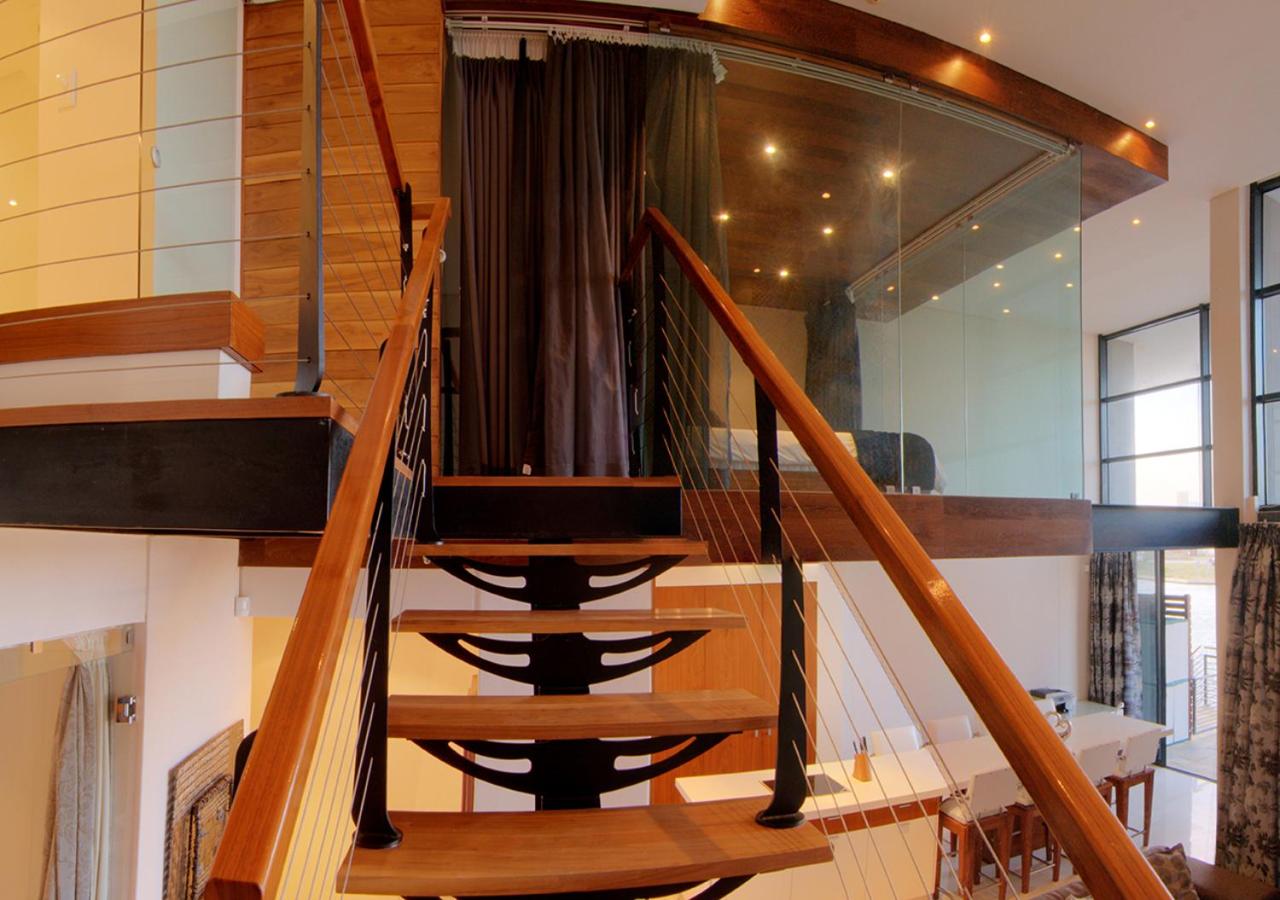 Three-Bedroom Apartment - Split Level - Photo 1