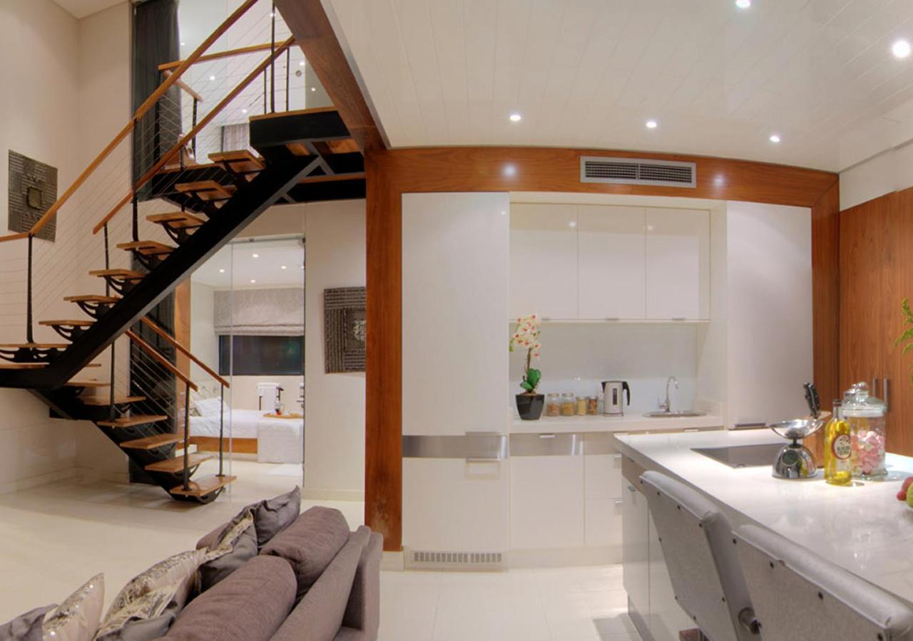 Three-Bedroom Apartment - Split Level - Photo 2