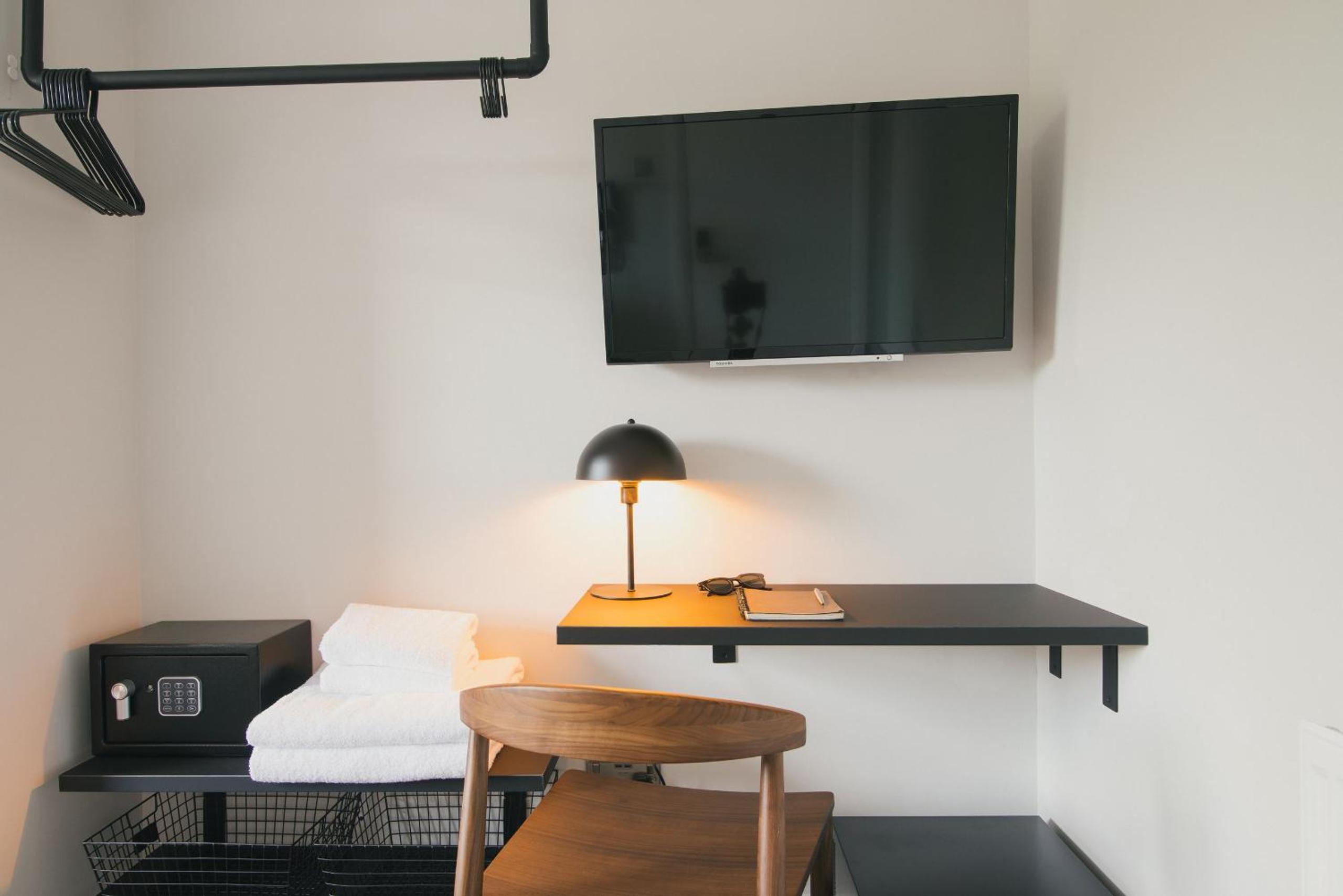 Double Room with Private External Bathroom photo 3