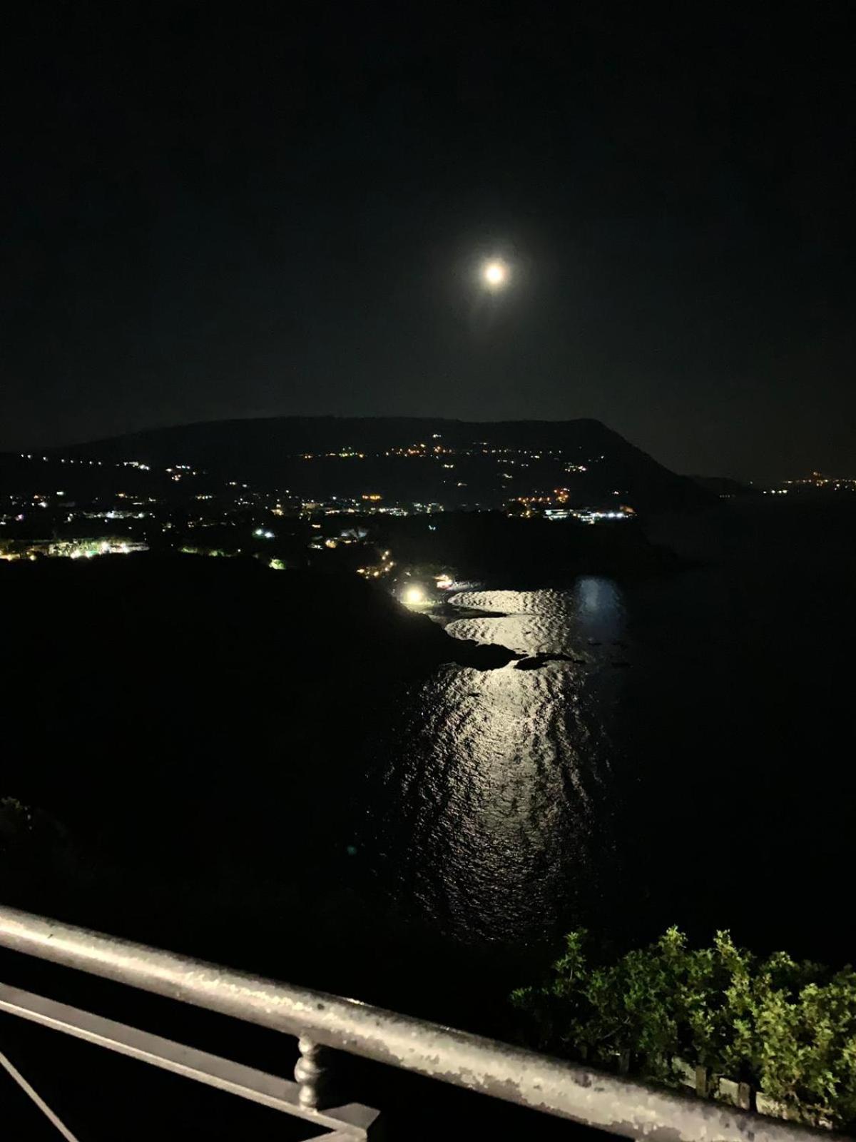 Apartment with Sea View - Photo 4