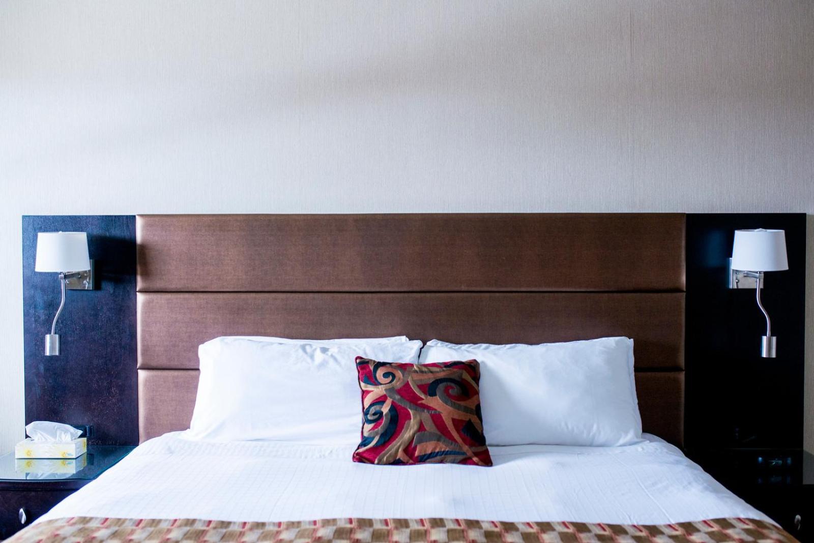 Deluxe King Room with Harbor View photo 1