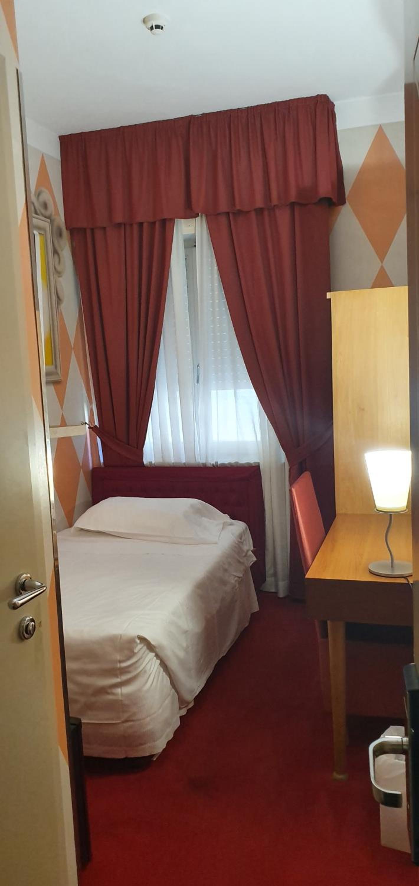 Single Room (no bidet) photo 3
